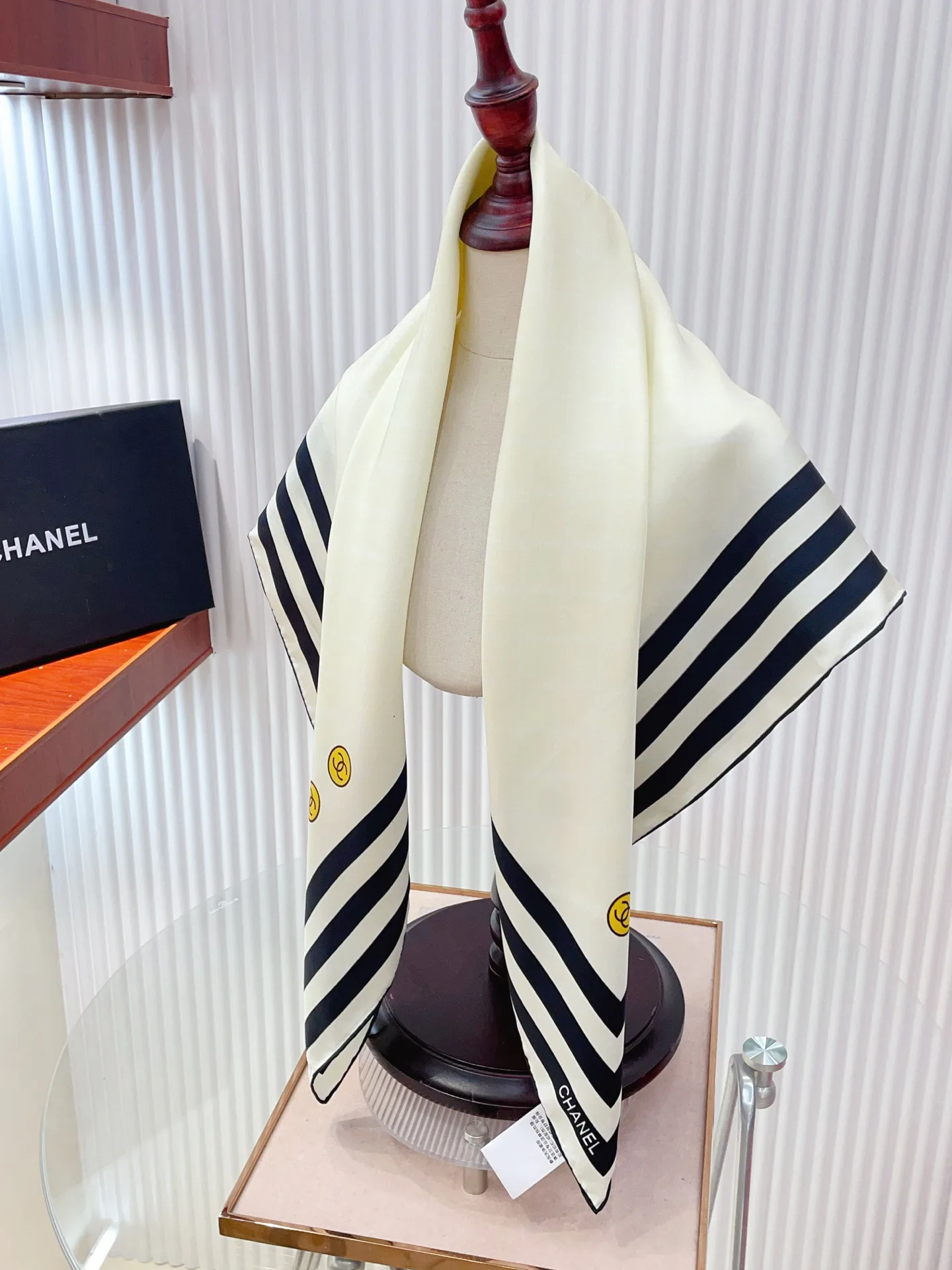 Платки Chanel 13119697