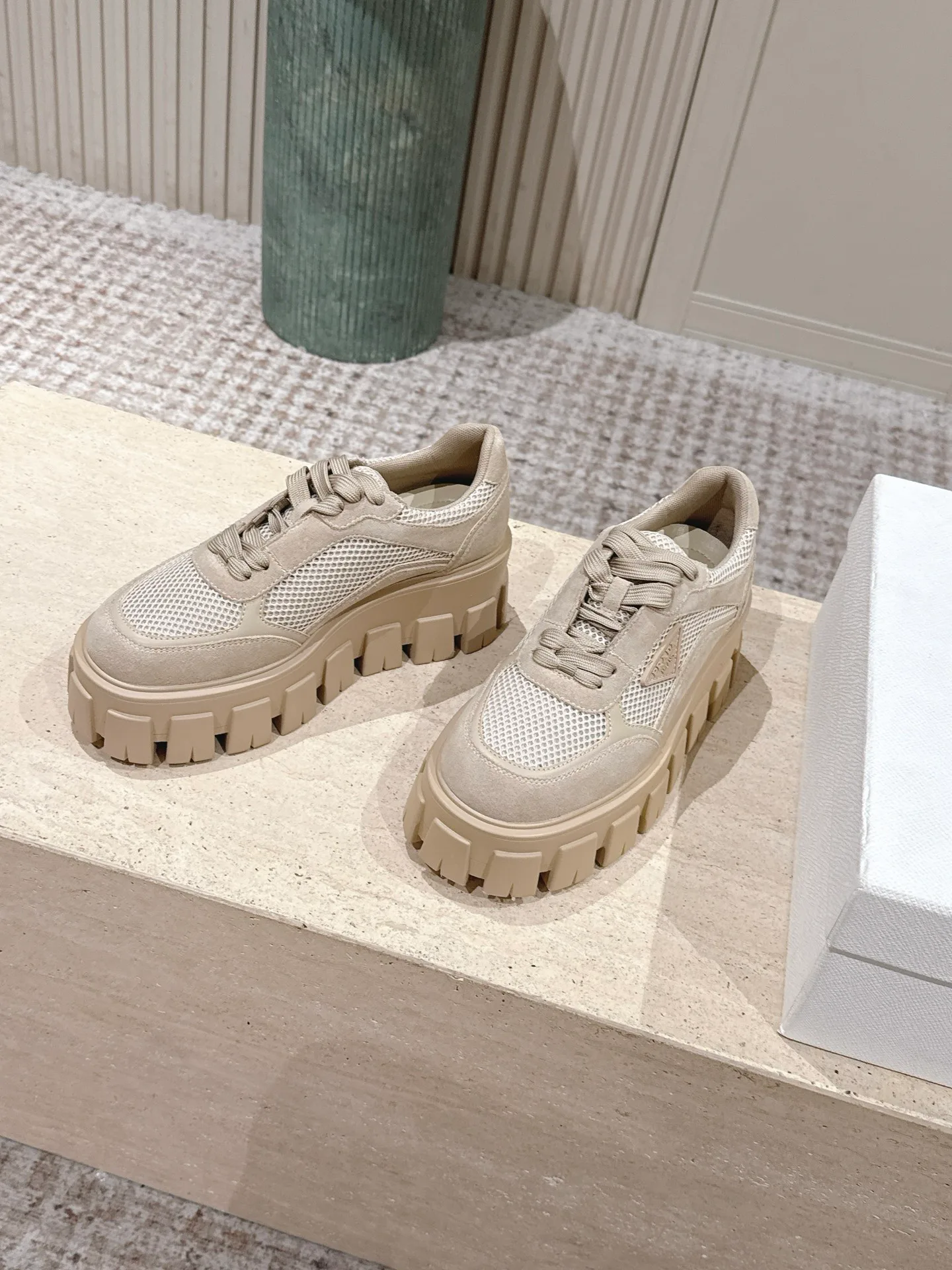 Кроссовки Женские Prada 18142658