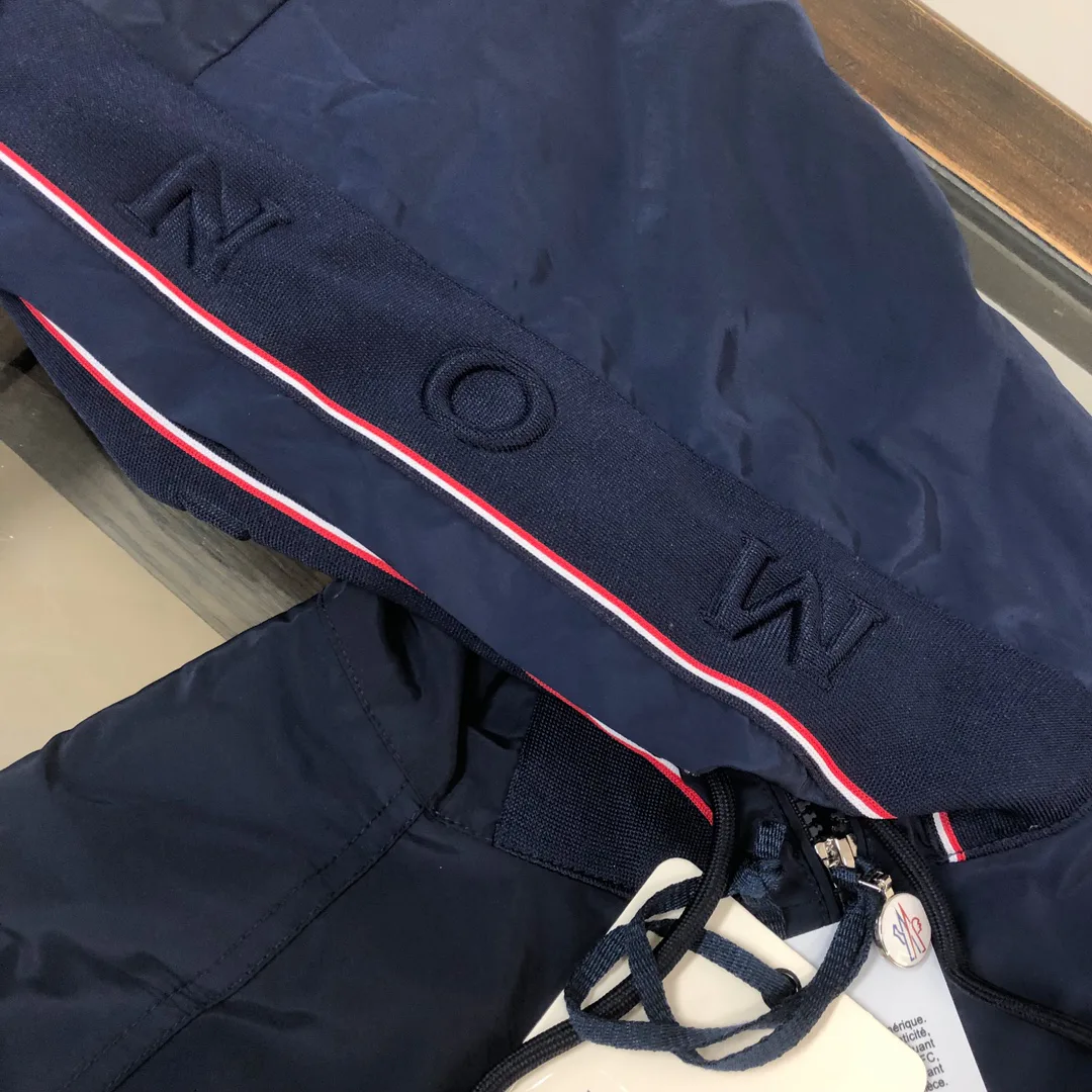 Куртки И Пуховики Женские Moncler 9620333
