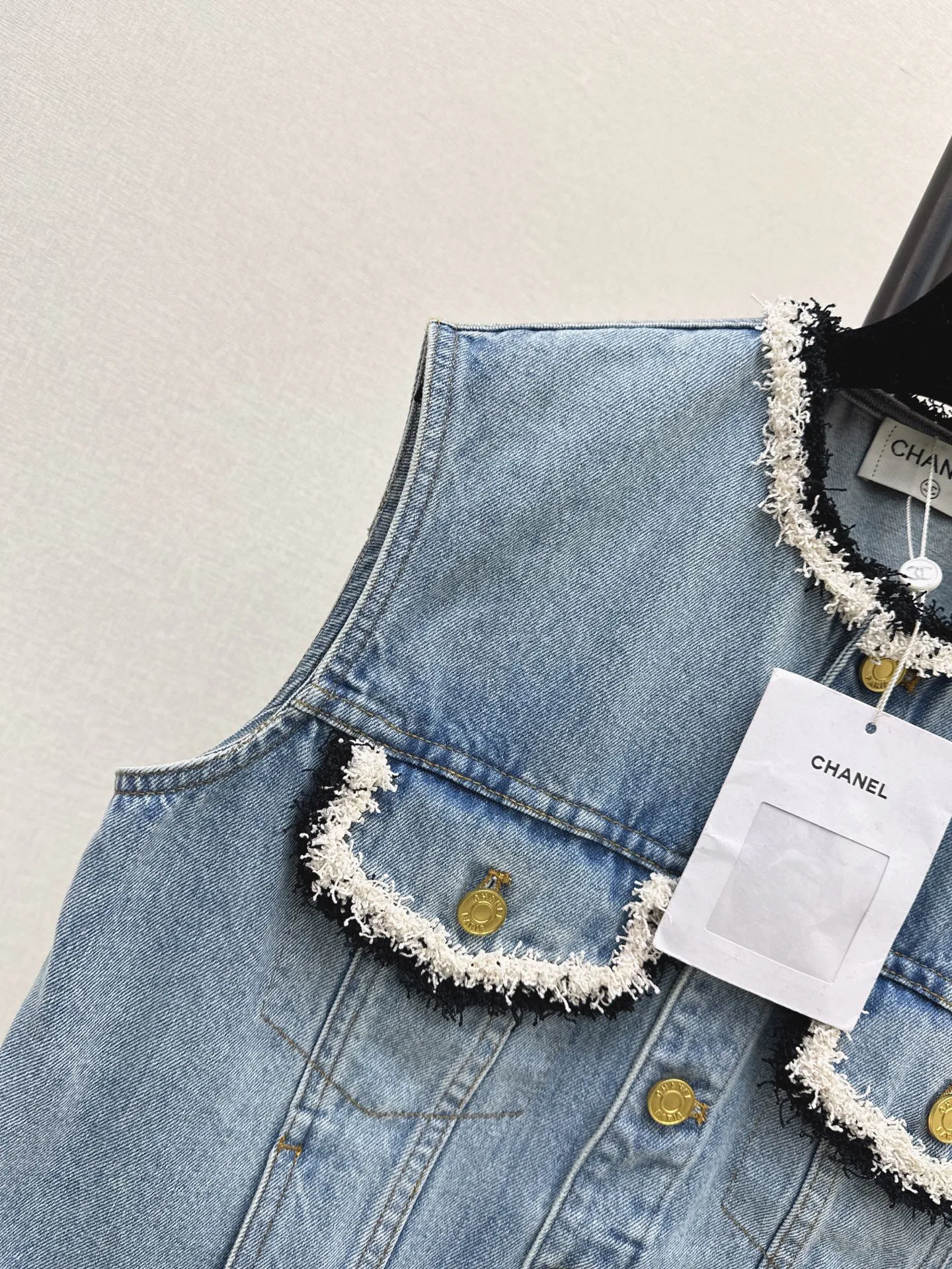 Жилеты Женские Chanel 18734512