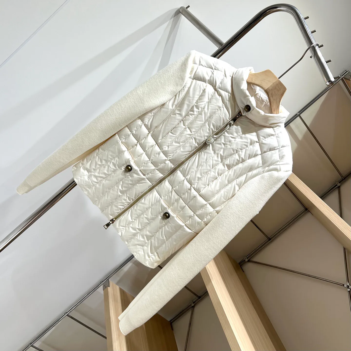 Куртки И Пуховики Женские Moncler 18106076