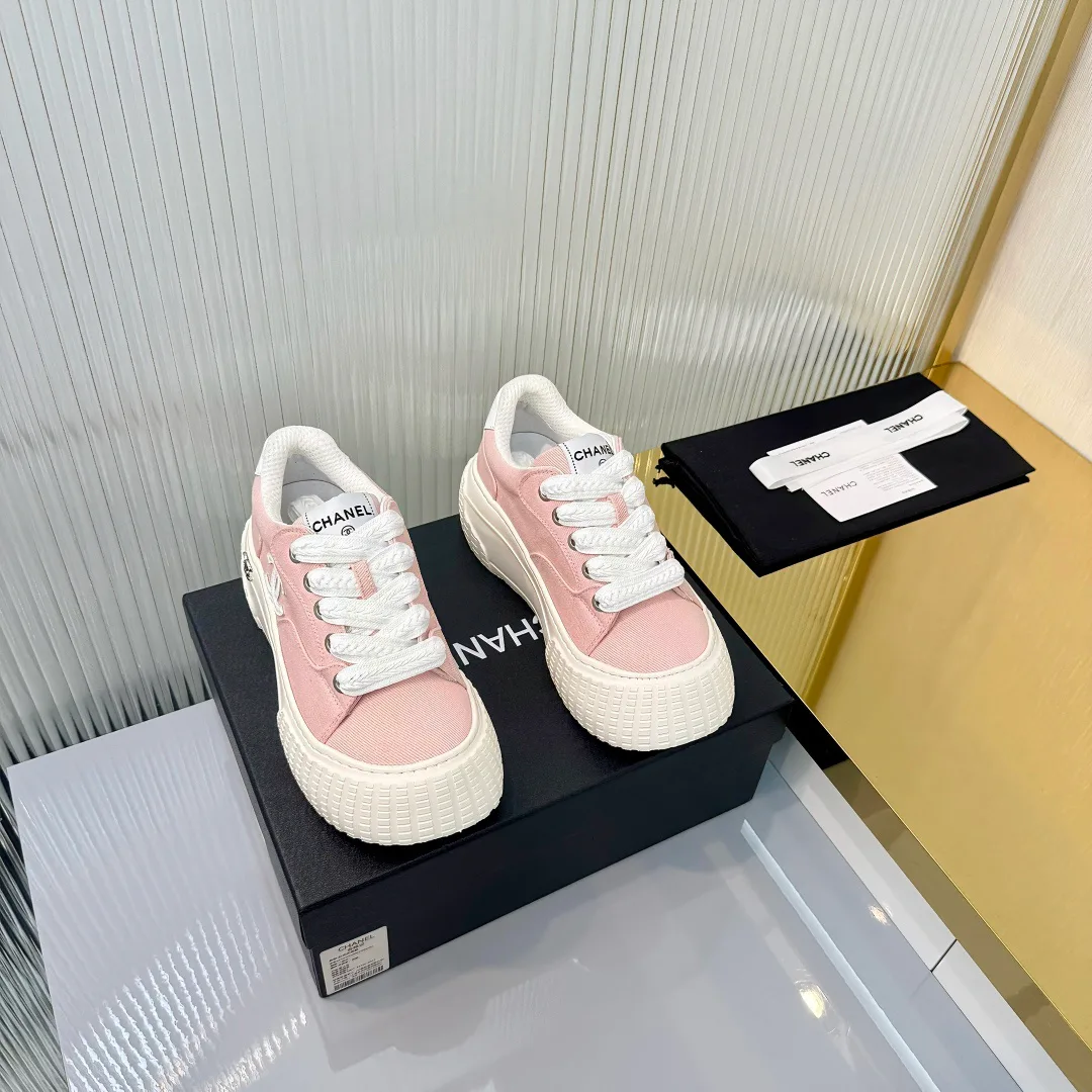 Кроссовки Женские Chanel 11396569