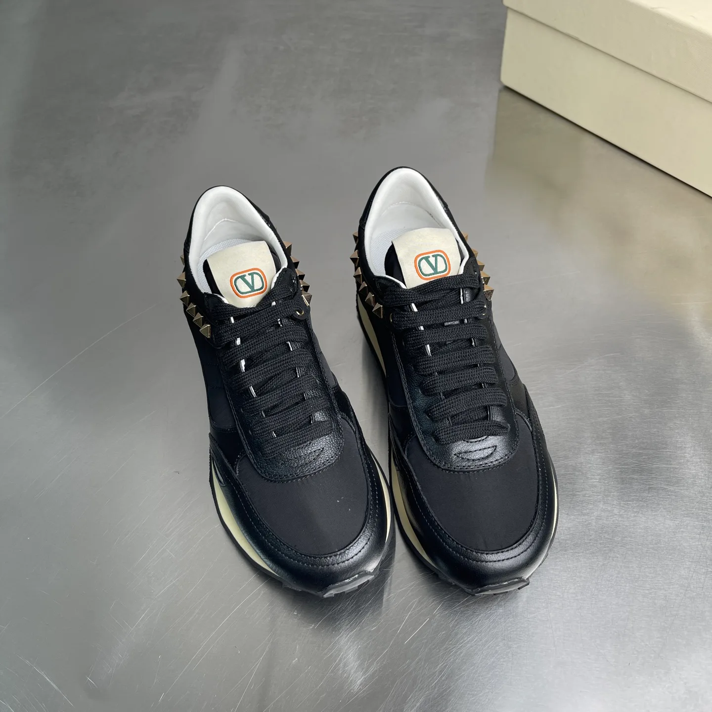 Кроссовки Женские Valentino 18039004