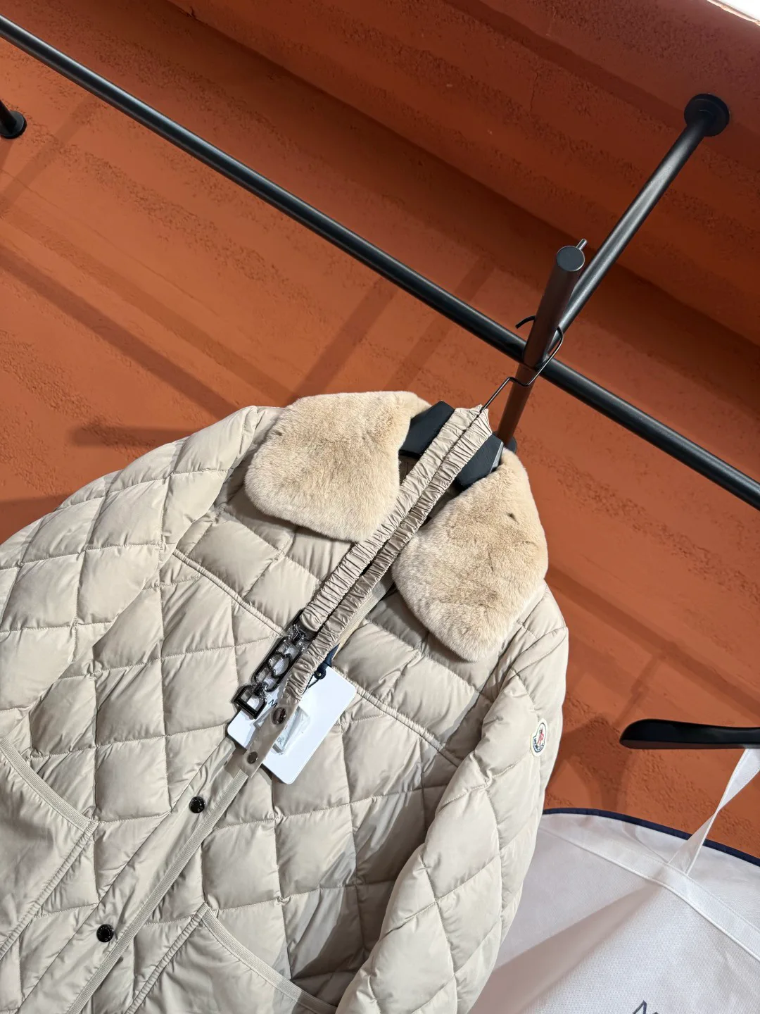Куртки И Пуховики Женские Moncler 18387756