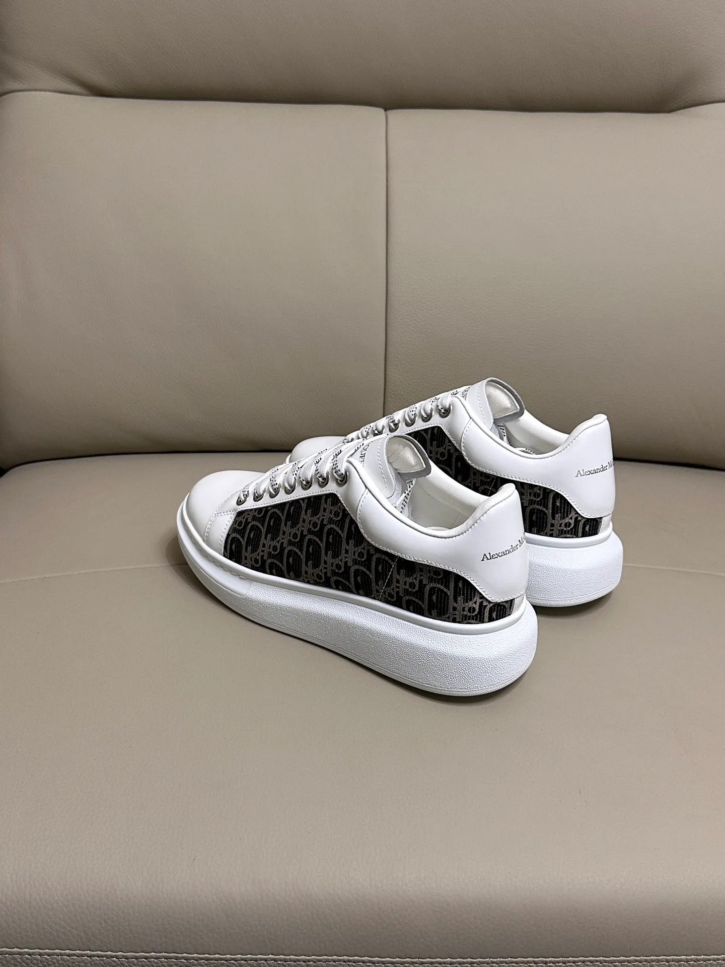Кроссовки Женские Alexander Mcqueen 18616780