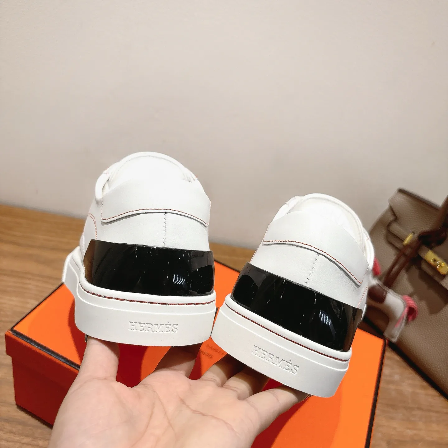 Кроссовки Женские Hermes 10188996