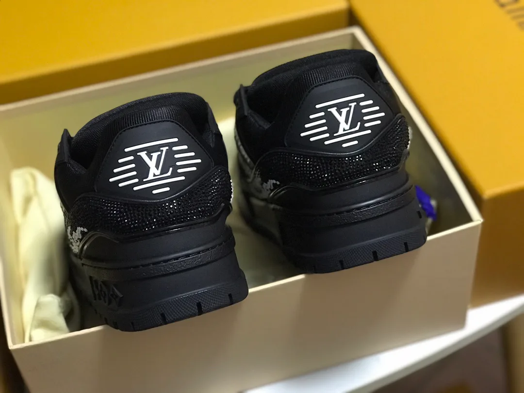 Кроссовки Женские Louis Vuitton 11707419