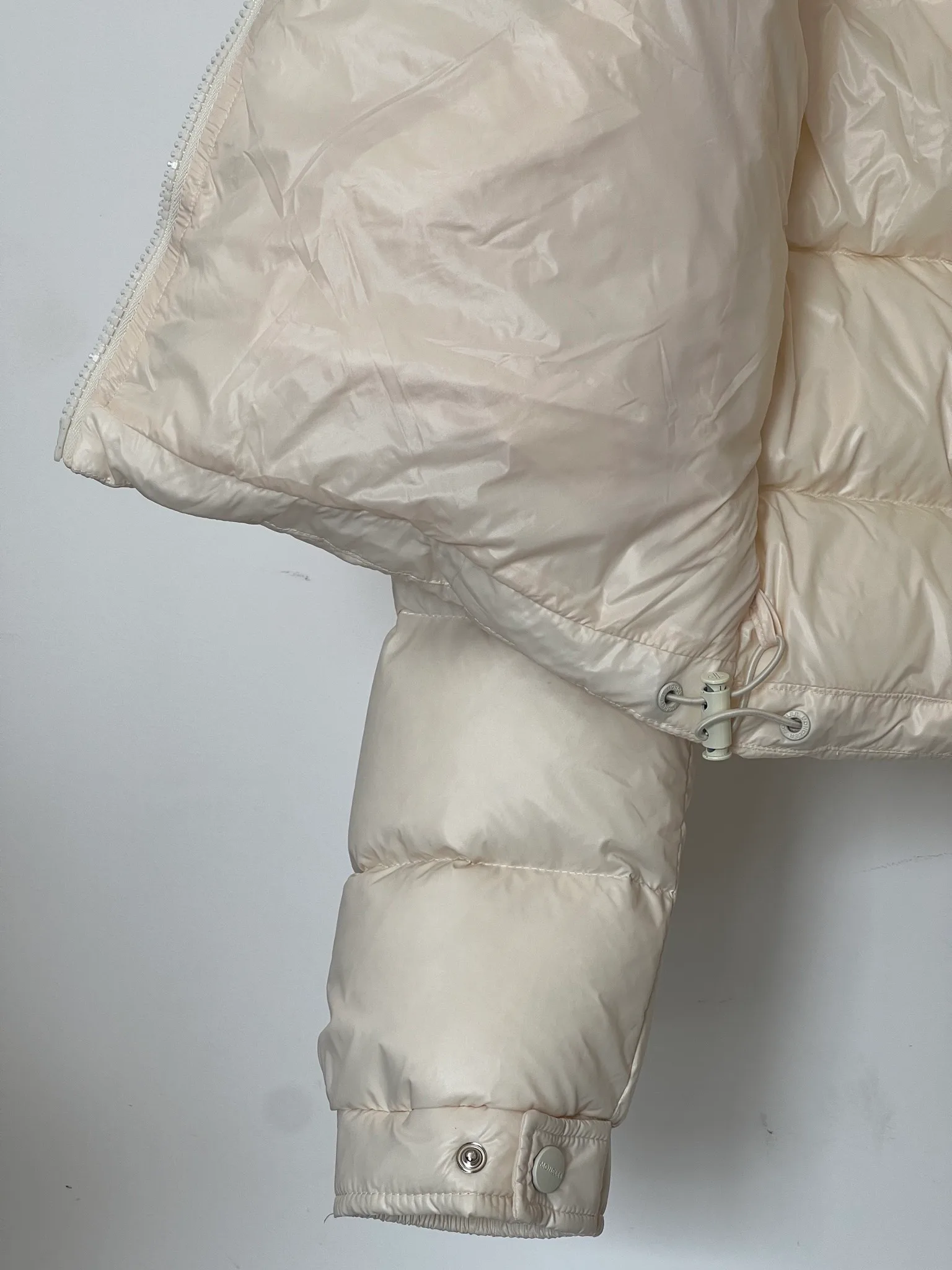 Куртки И Пуховики Женские Moncler 18416137