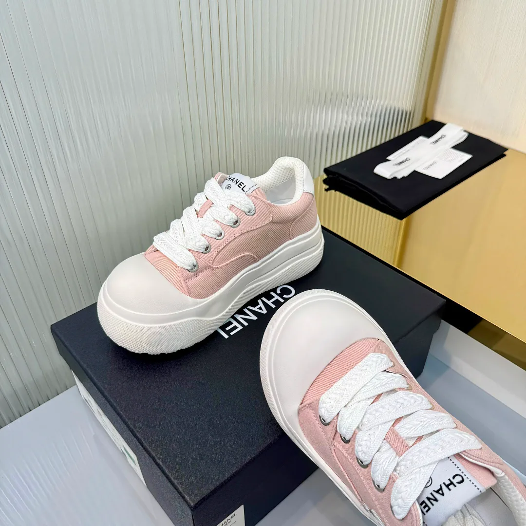 Кроссовки Женские Chanel 11396583