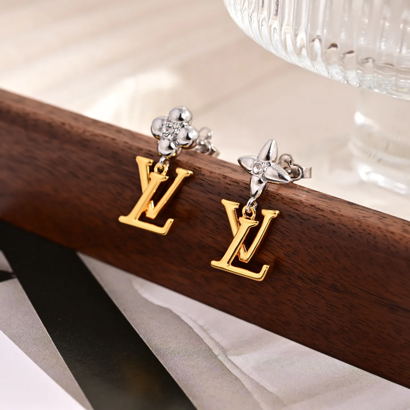 Бижутерия Louis Vuitton 17801809