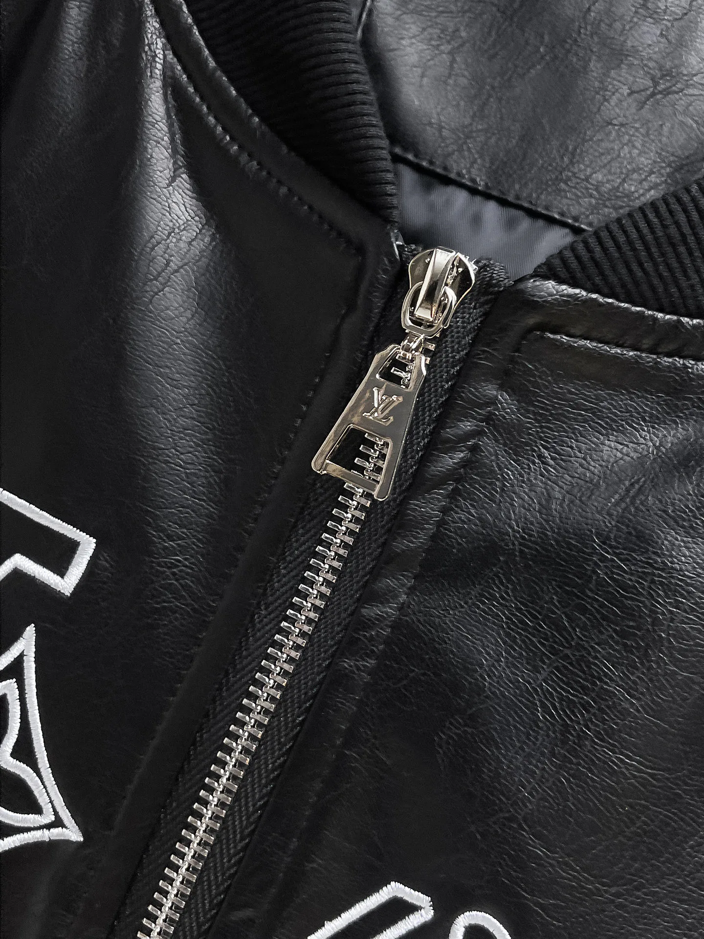 Кожаные Куртки И Дублёнки Мужские Louis Vuitton 18197256