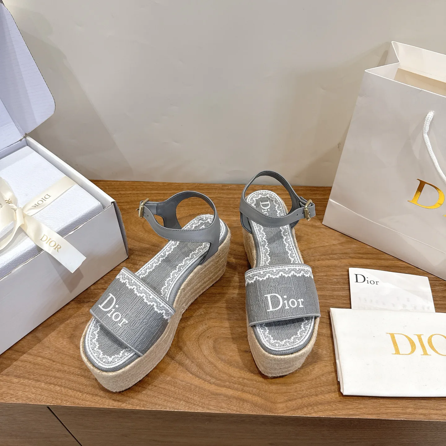 Босоножки Женские Christian Dior 17947074