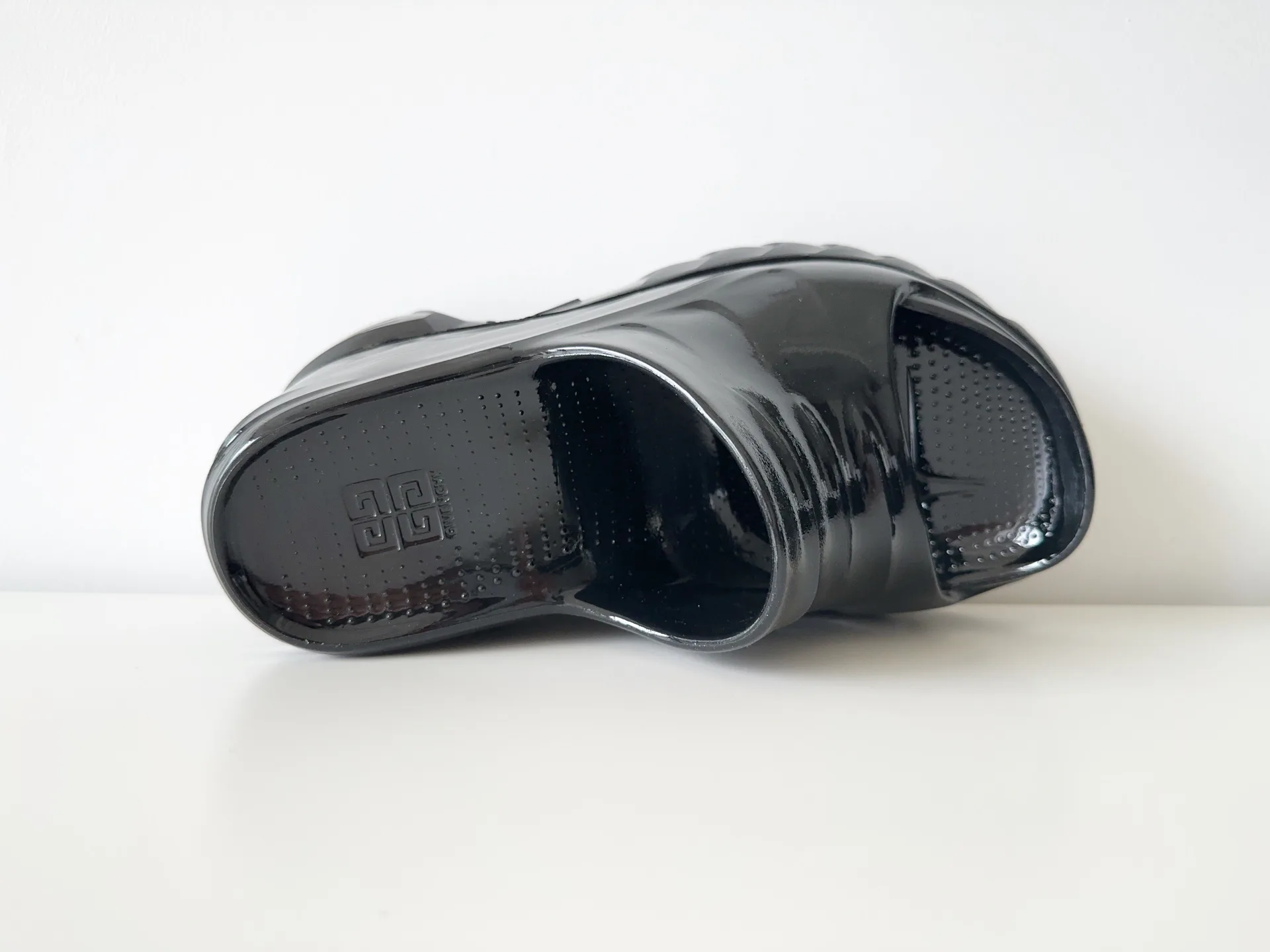 Шлепанцы Женские Givenchy 907490