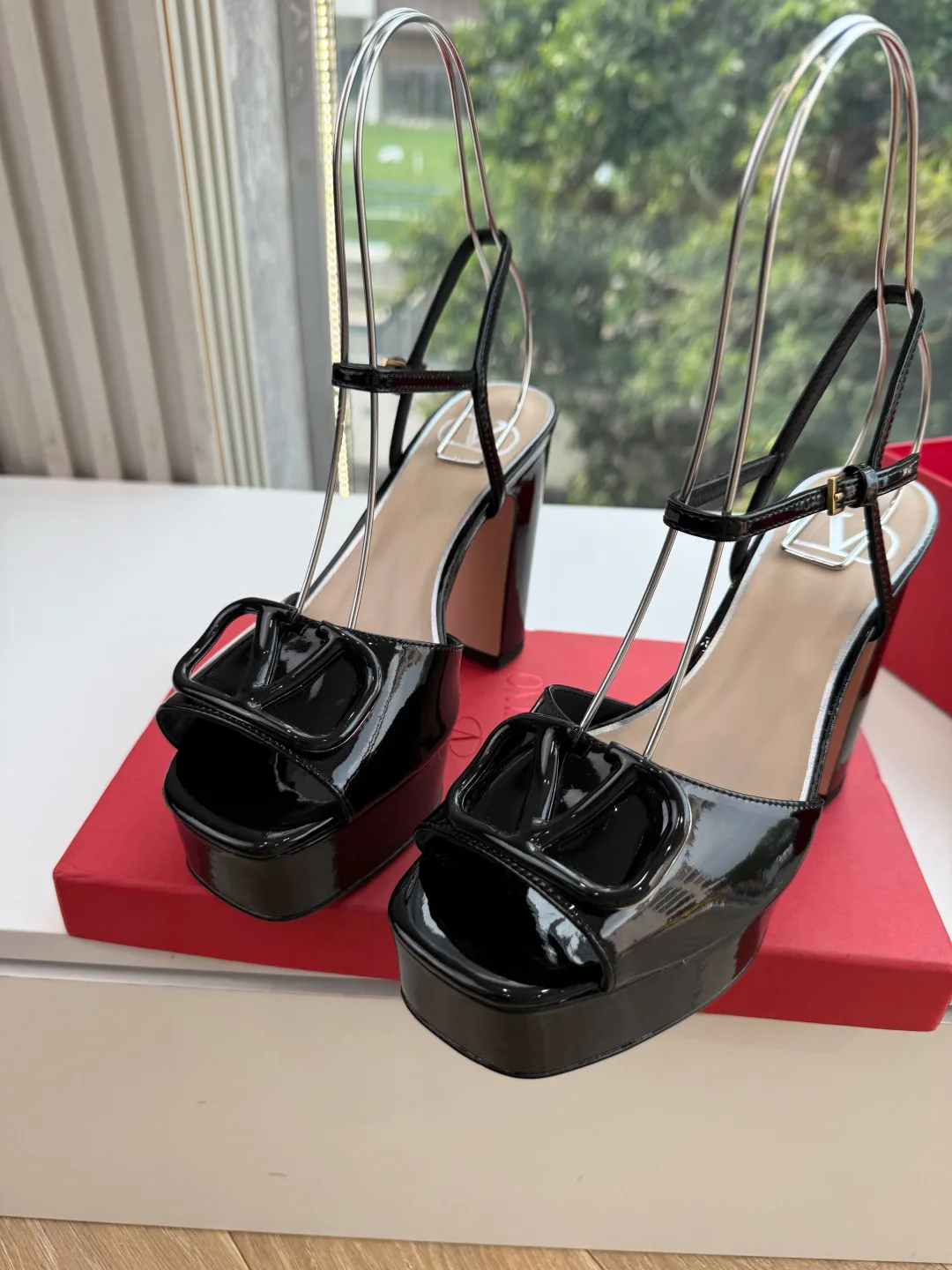 Босоножки Женские Valentino 18737665
