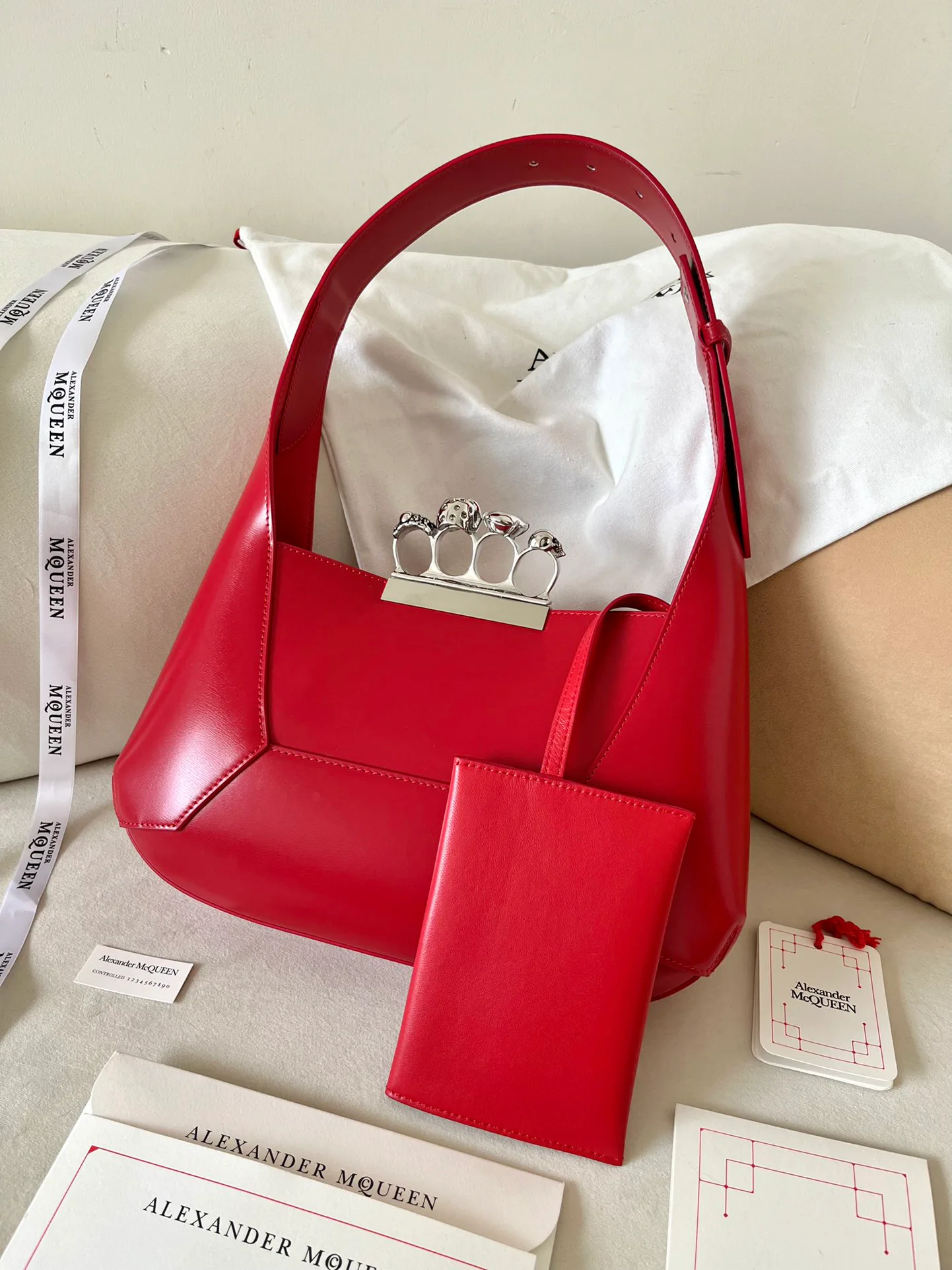 Сумки На Ремне Женские Alexander Mcqueen 11472561