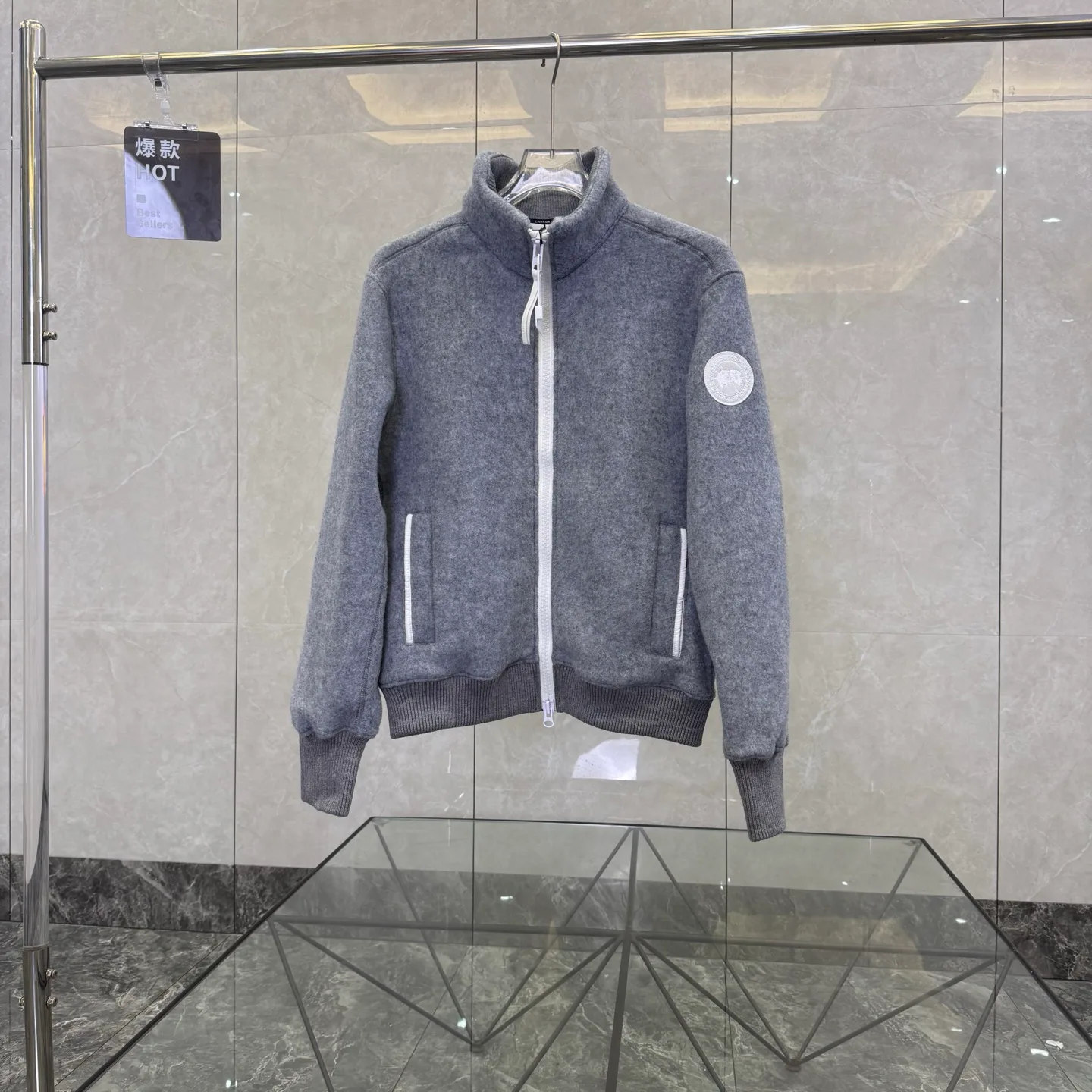 Куртки И Пуховики Женские Canada Goose 18722924