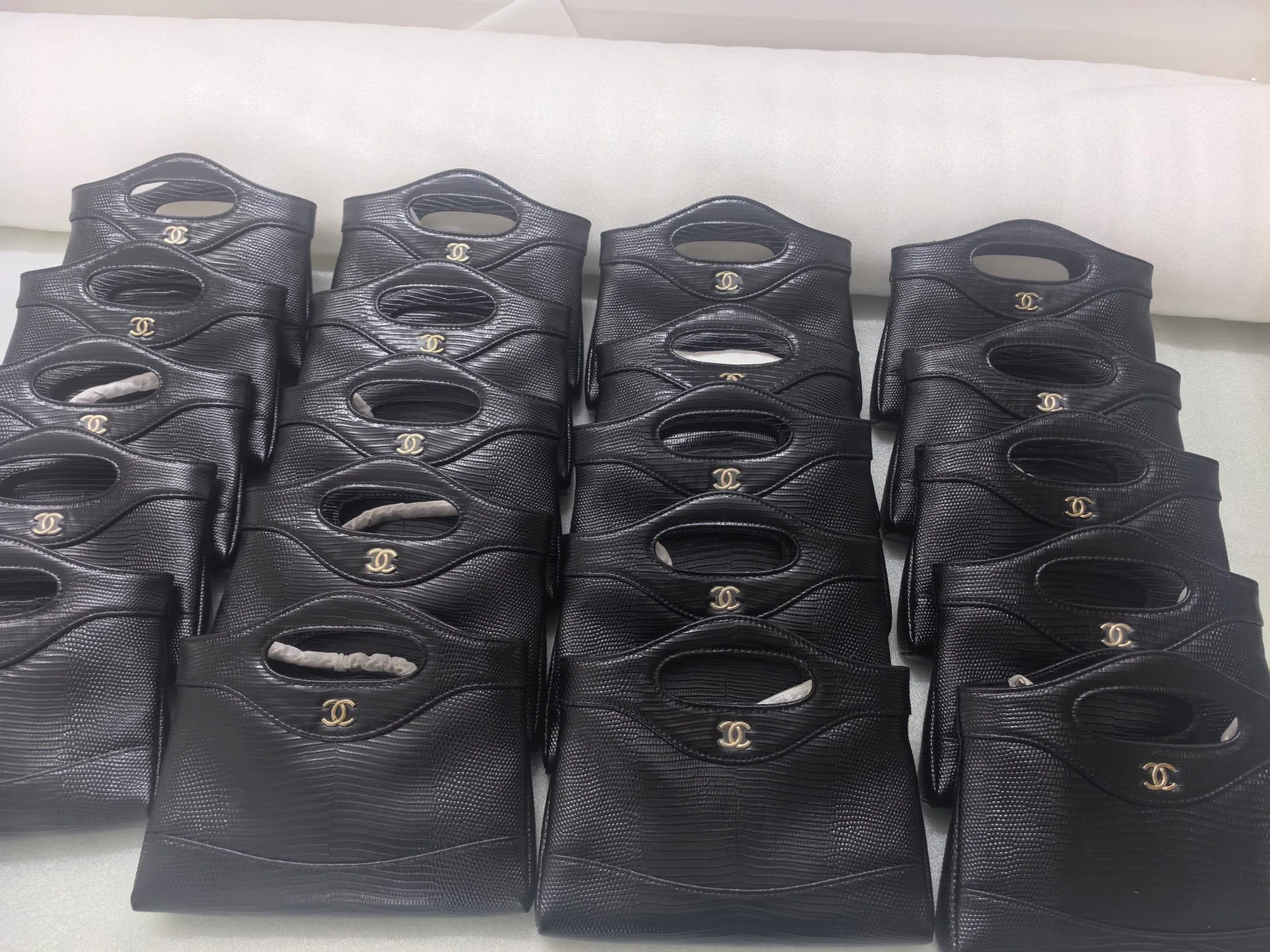 Классические Сумки Женские Chanel 16990423