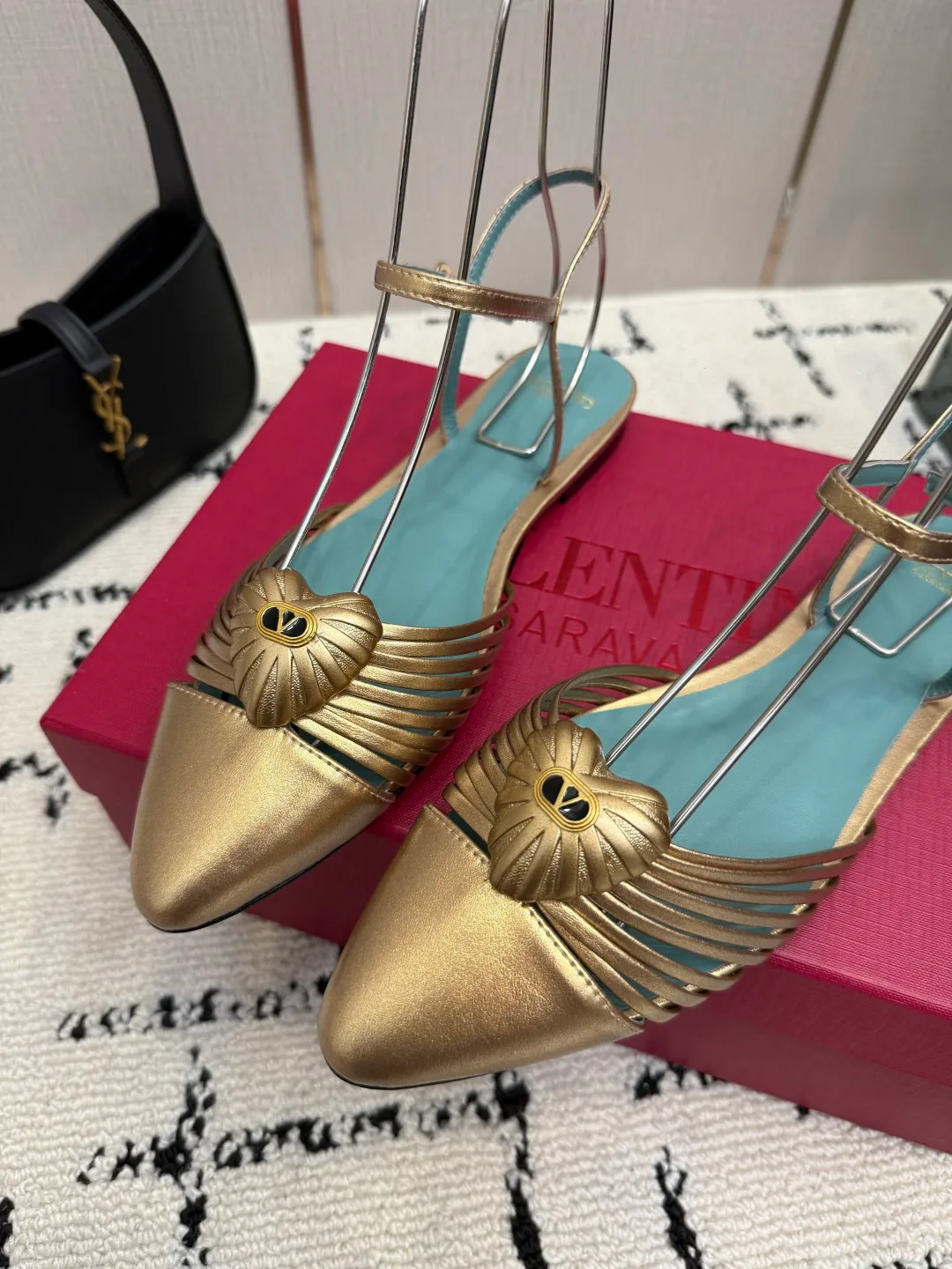 Босоножки Женские Valentino 18598097