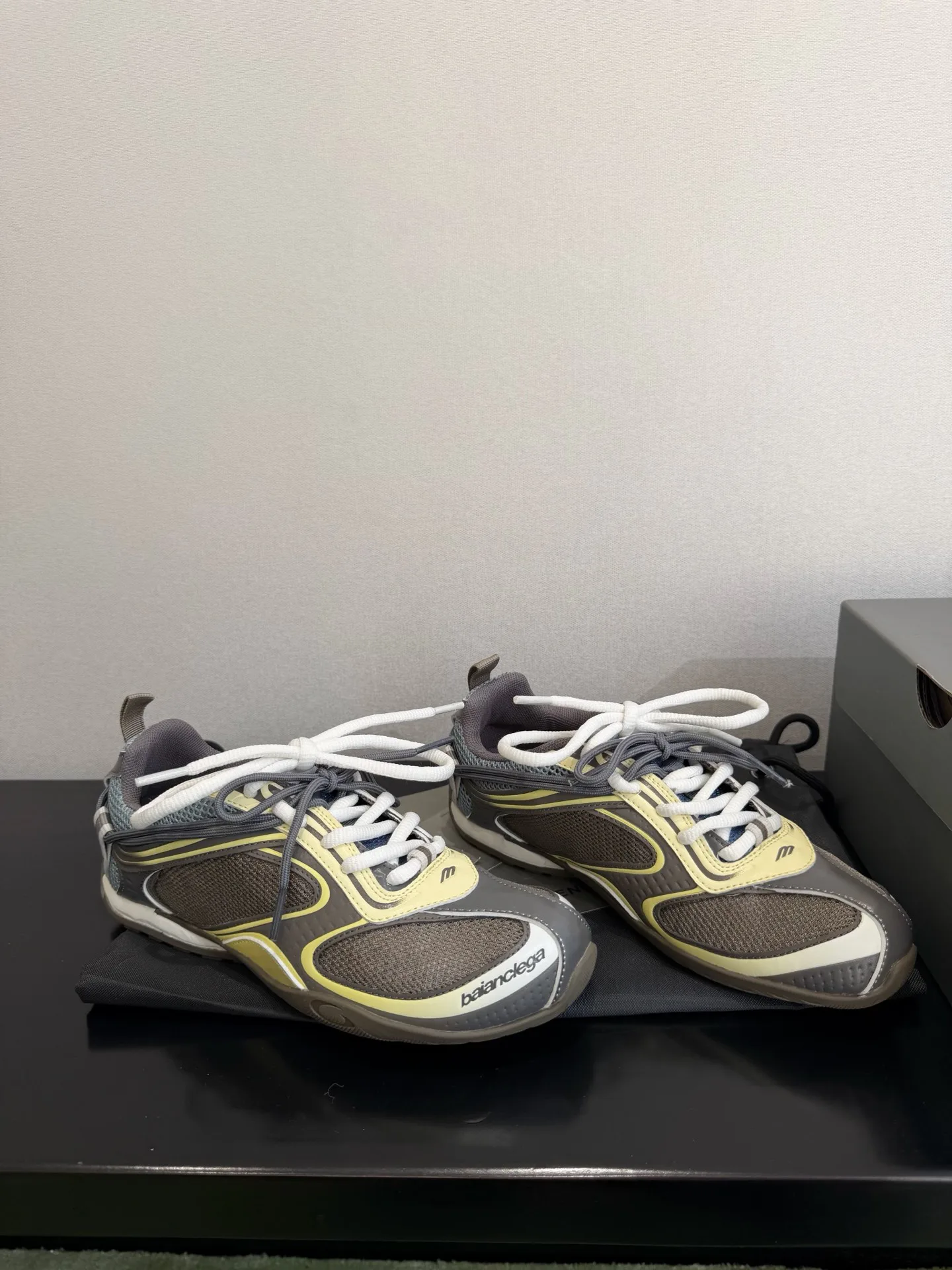 Кроссовки Женские Balenciaga 11911496