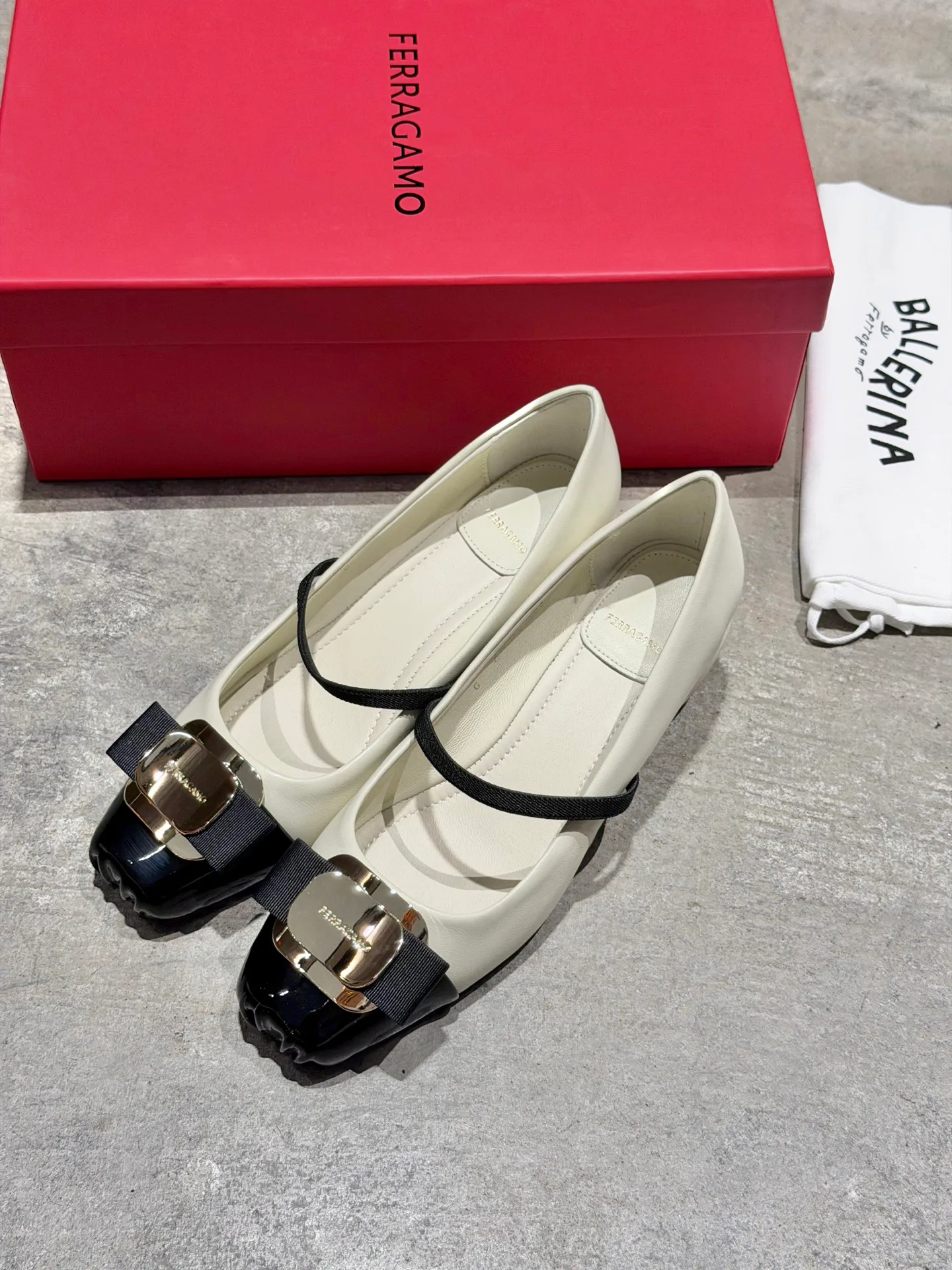 Туфли Женские Salvatore Ferragamo 17642553