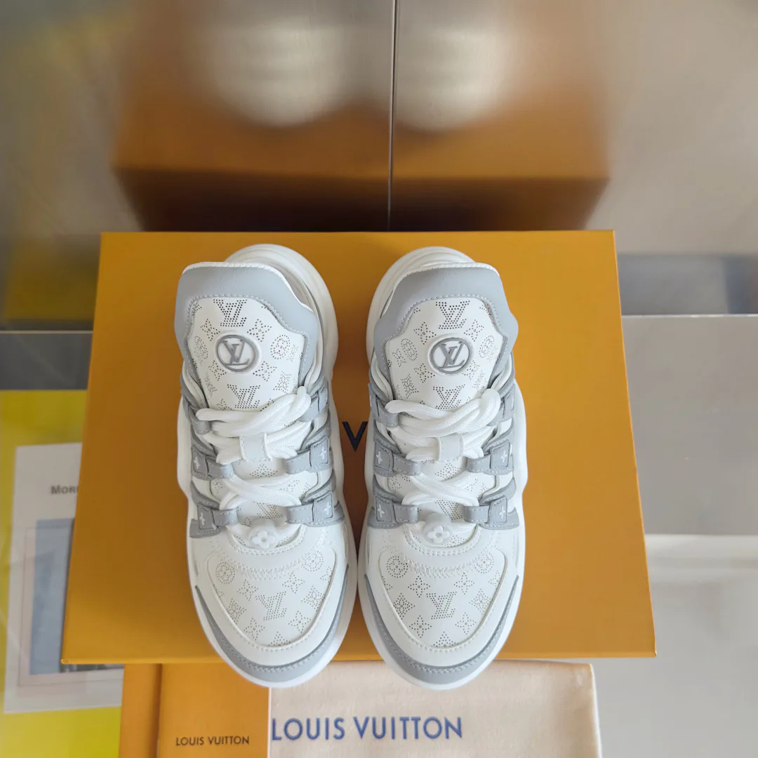 Кроссовки Женские Louis Vuitton 10273366