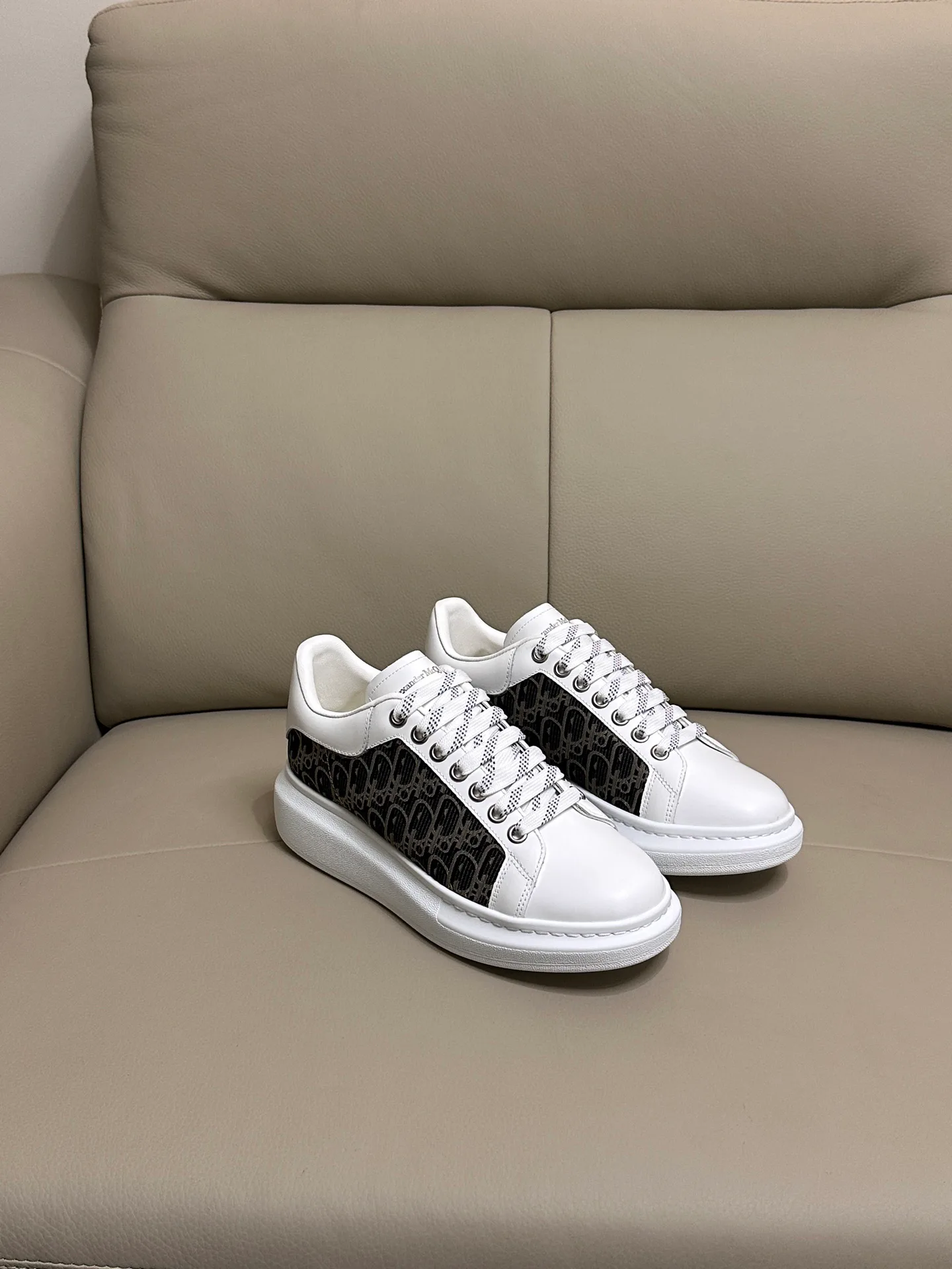 Кроссовки Женские Alexander Mcqueen 18616780