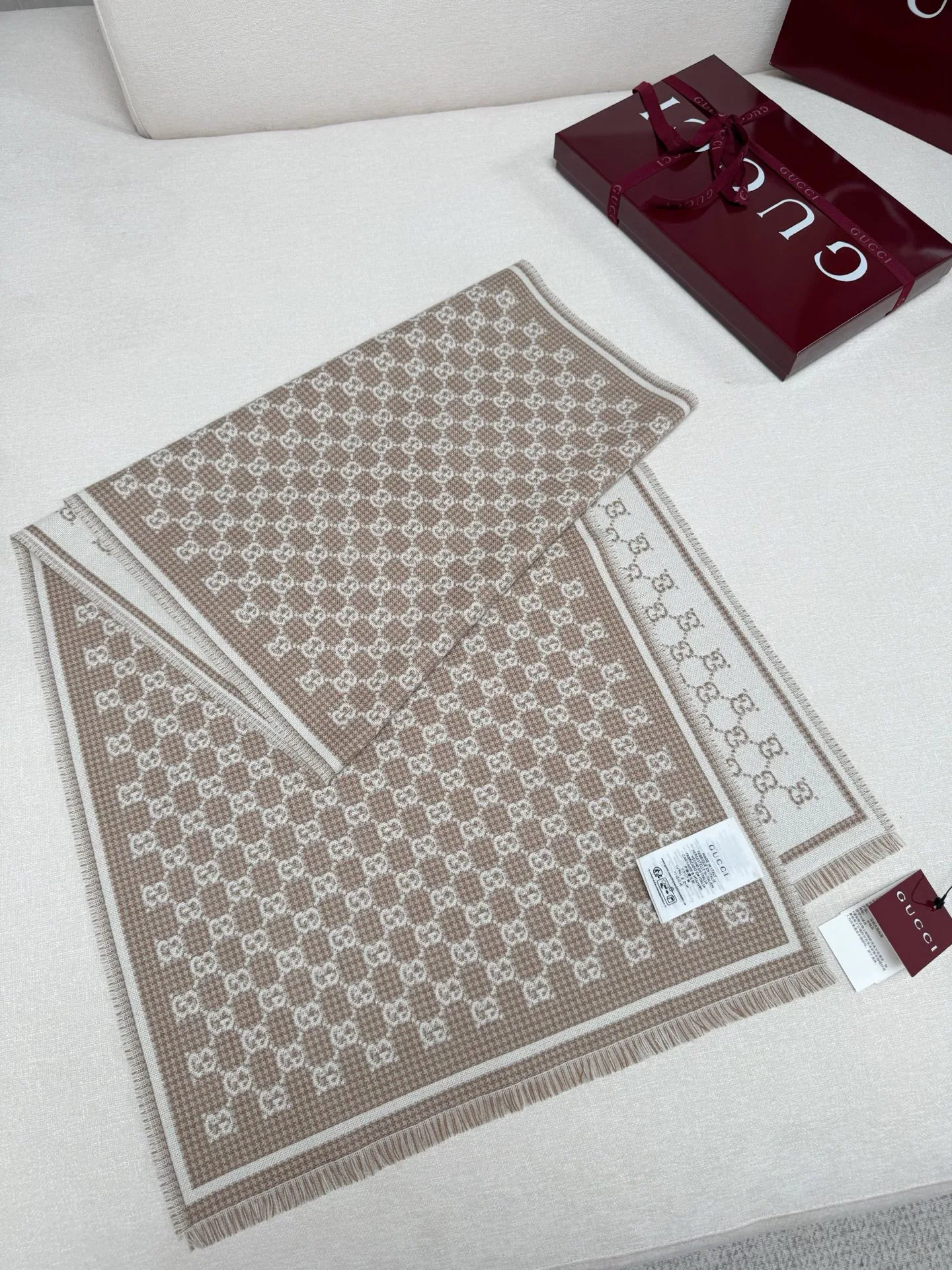 Шарфы Gucci 17992040