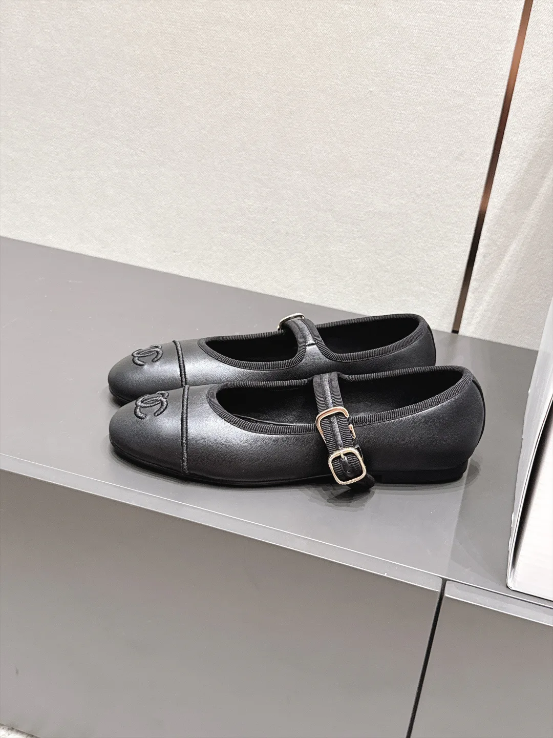 Туфли Женские Chanel 17946736
