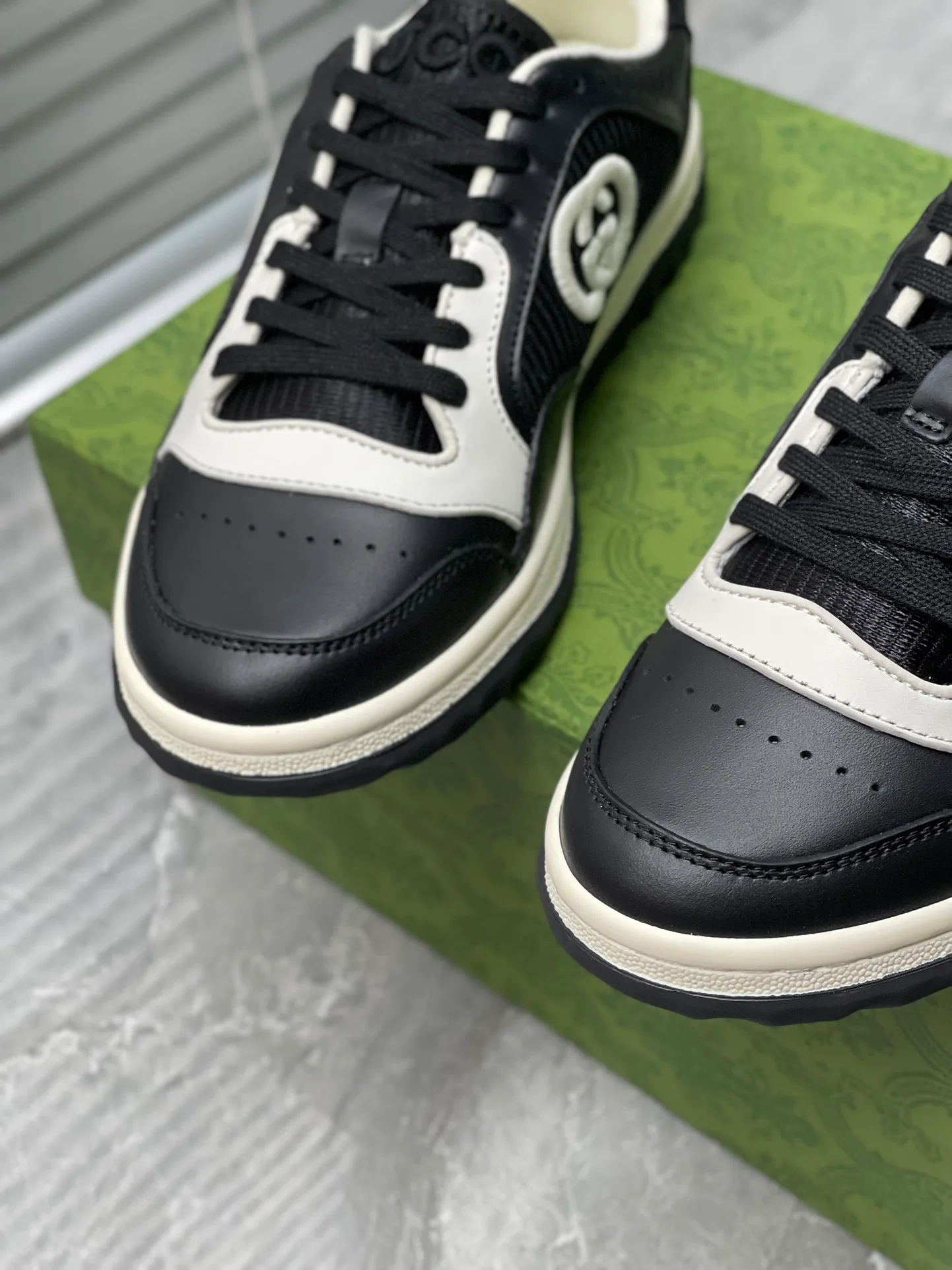 Кроссовки Женские Gucci 5813707