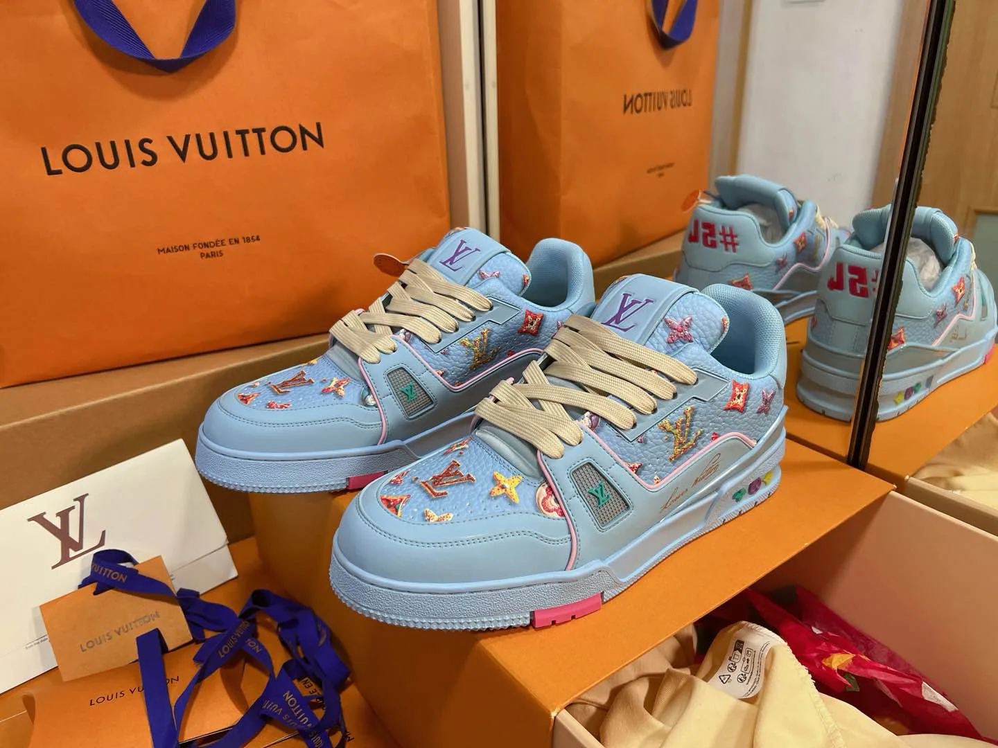 Кроссовки Женские Louis Vuitton 11696538