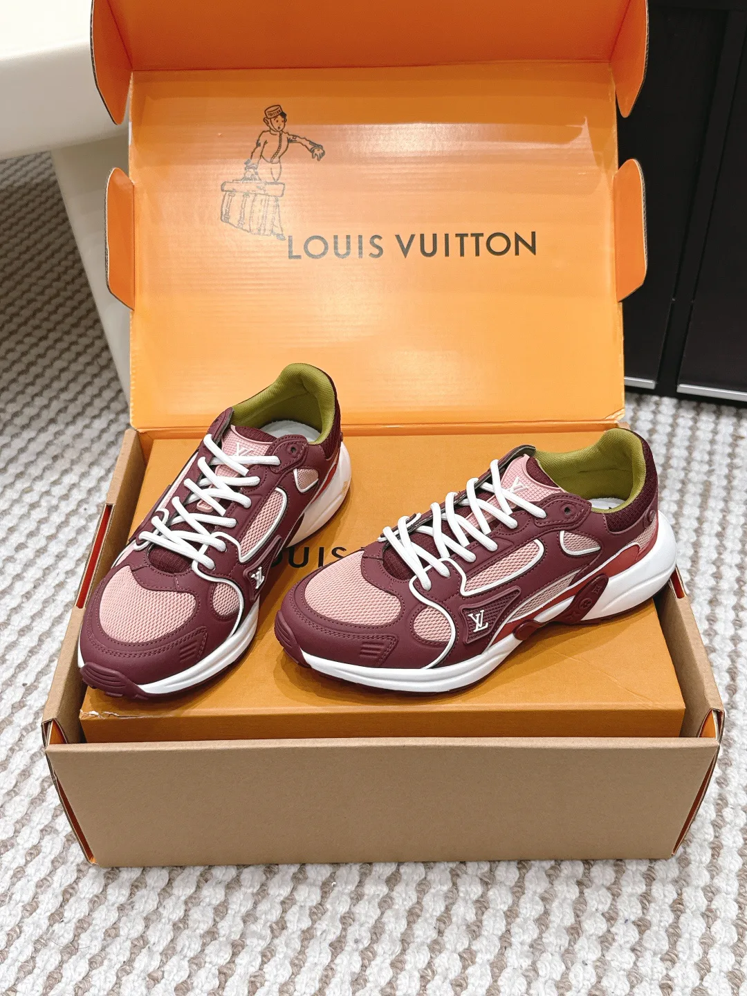 Кроссовки Женские Louis Vuitton 11518608