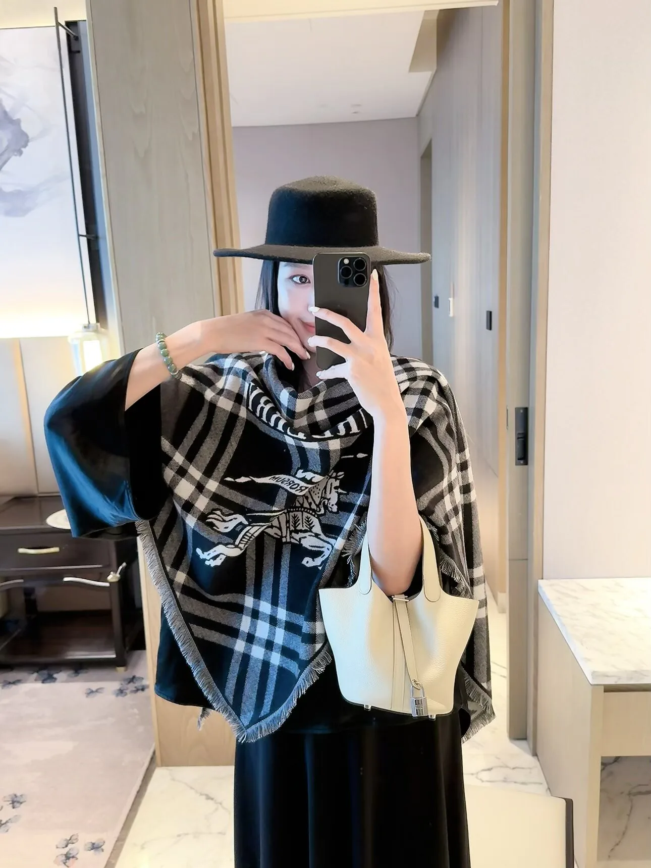 Шарфы Burberry 18445201