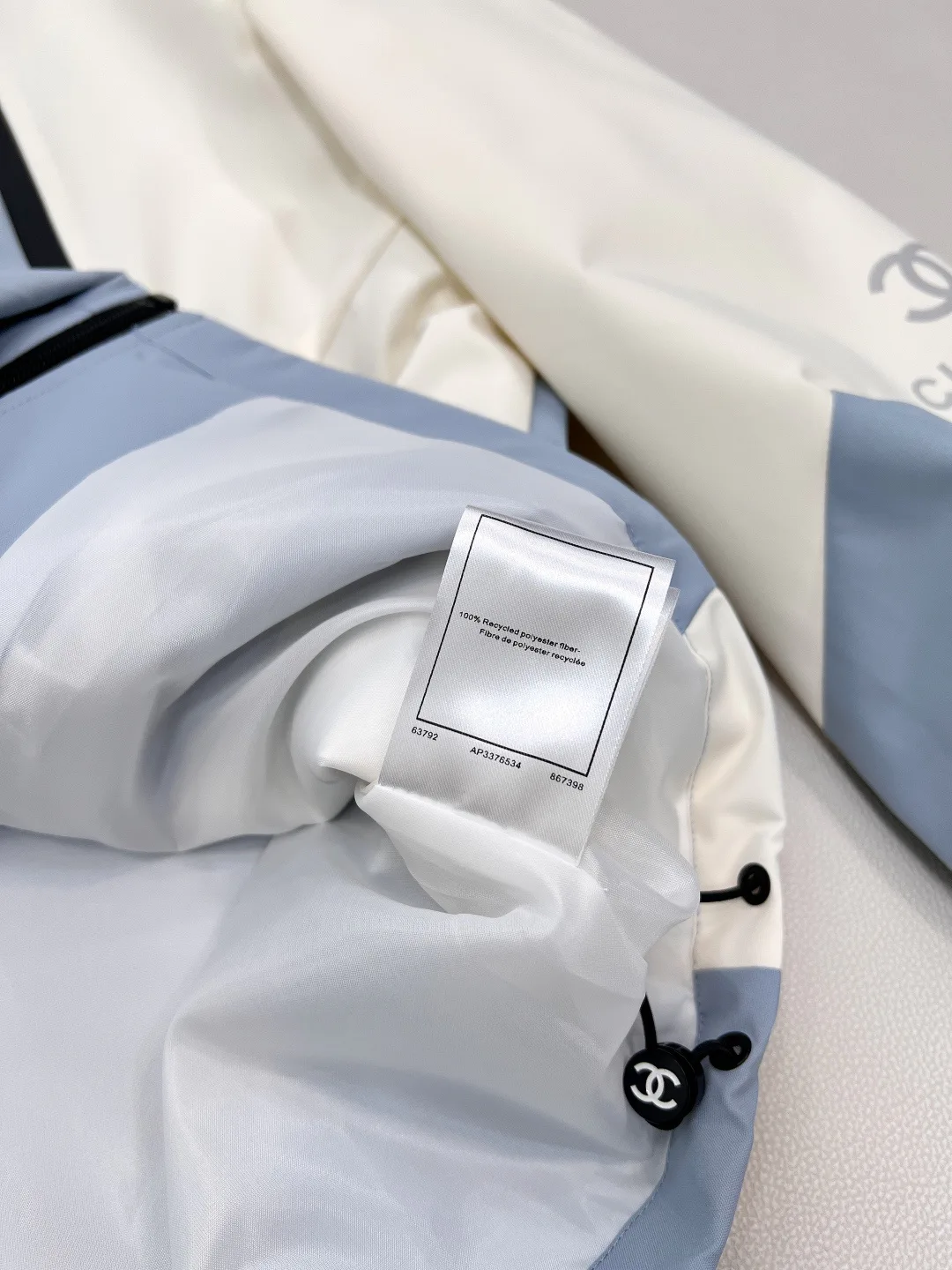 Куртки И Пуховики Женские Chanel 2006556