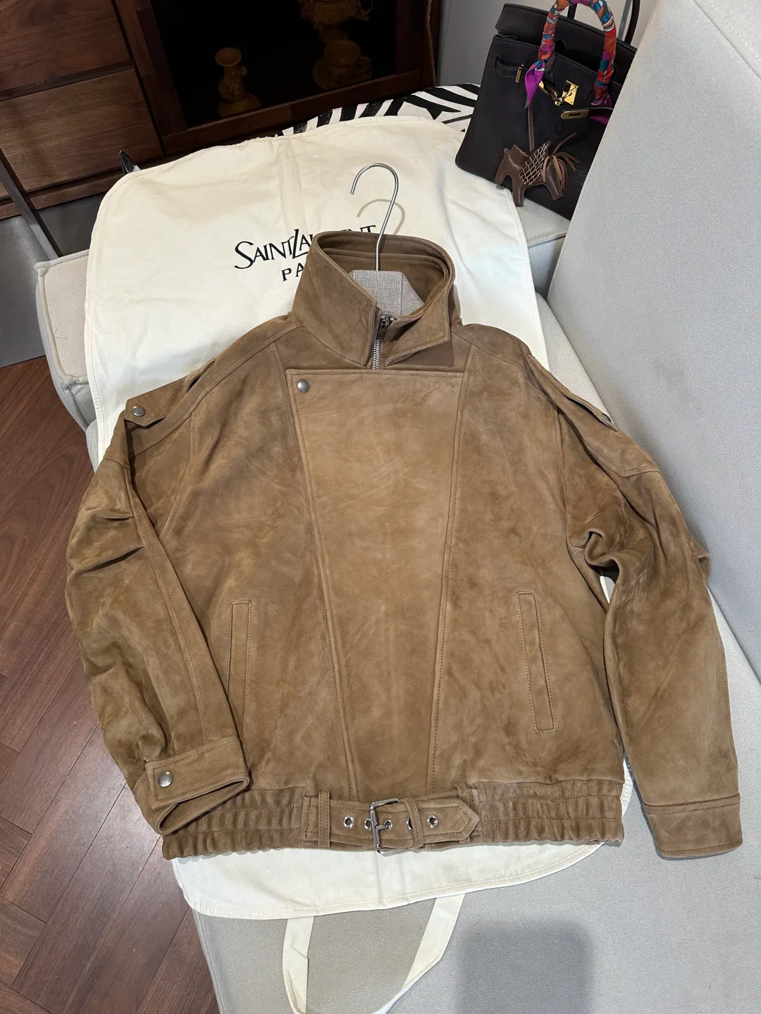 Кожаные Куртки И Дублёнки Женские Saint Laurent 18485358