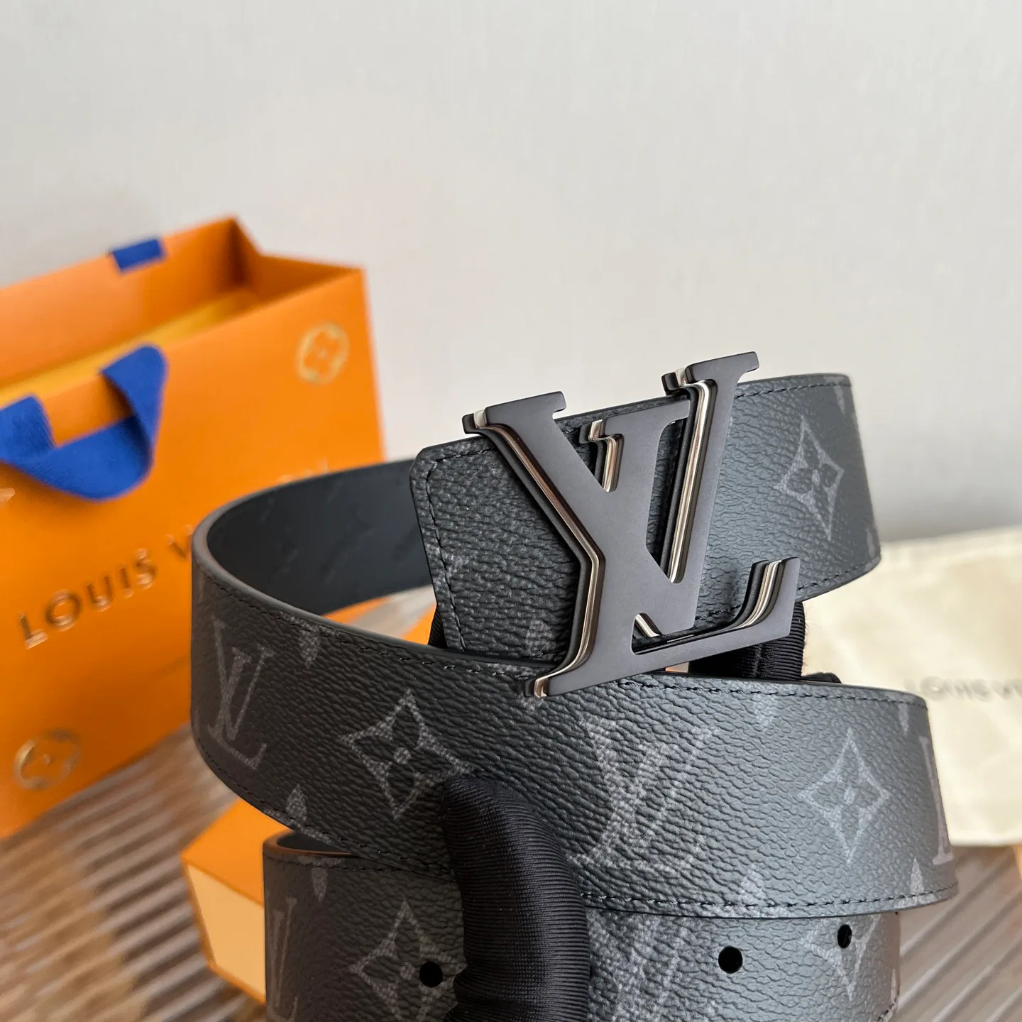 Ремни Louis Vuitton 10399066