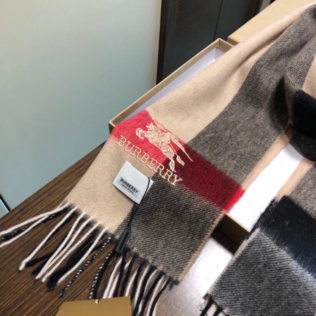 Шарфы Burberry 588319