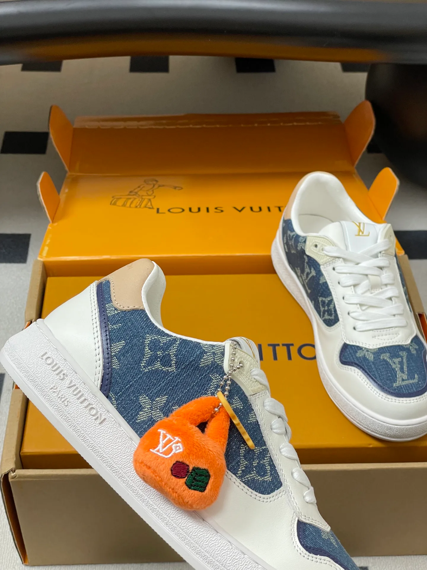 Кроссовки Женские Louis Vuitton 1706460