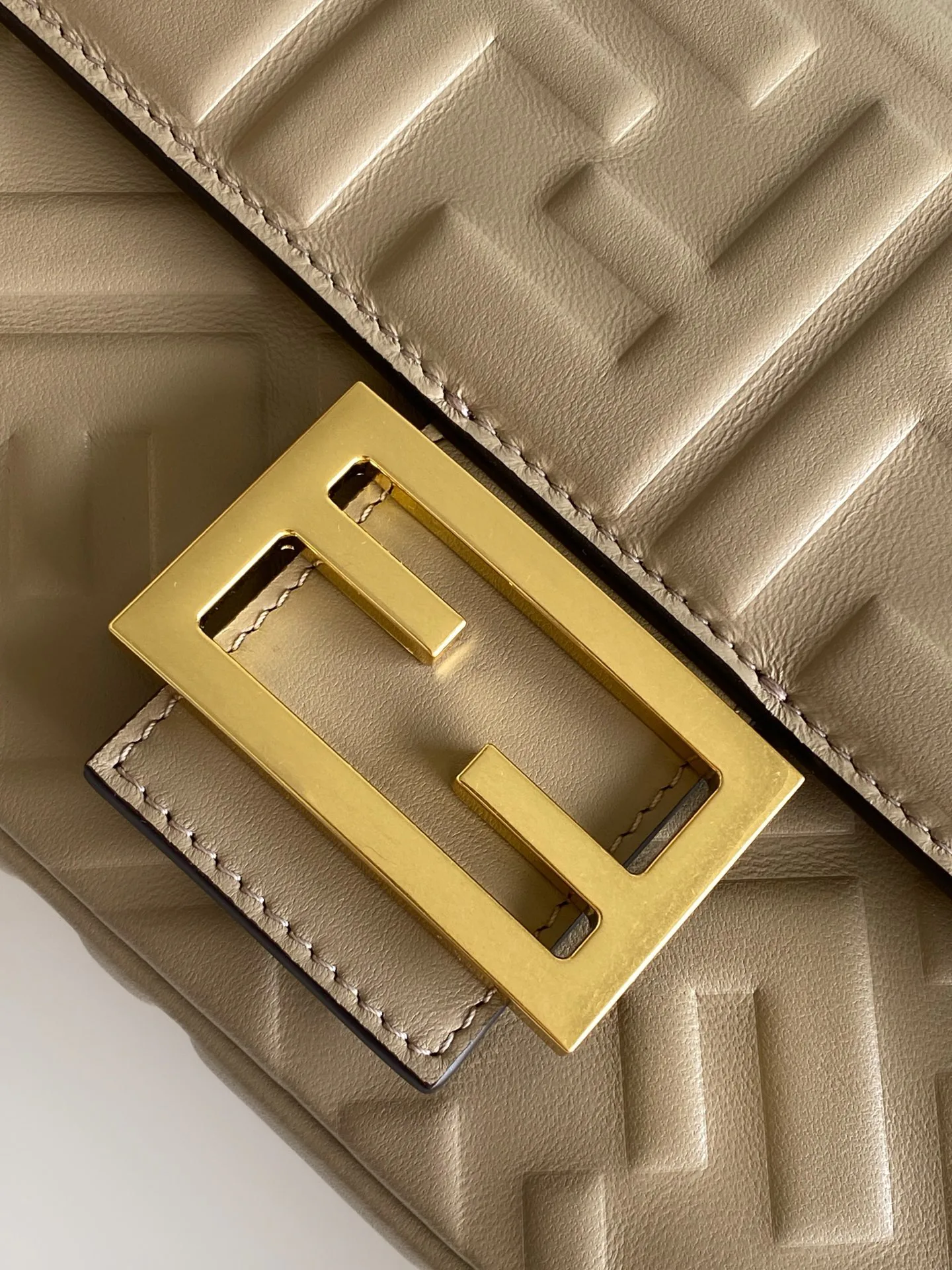 Классические Сумки Женские Fendi 13234577