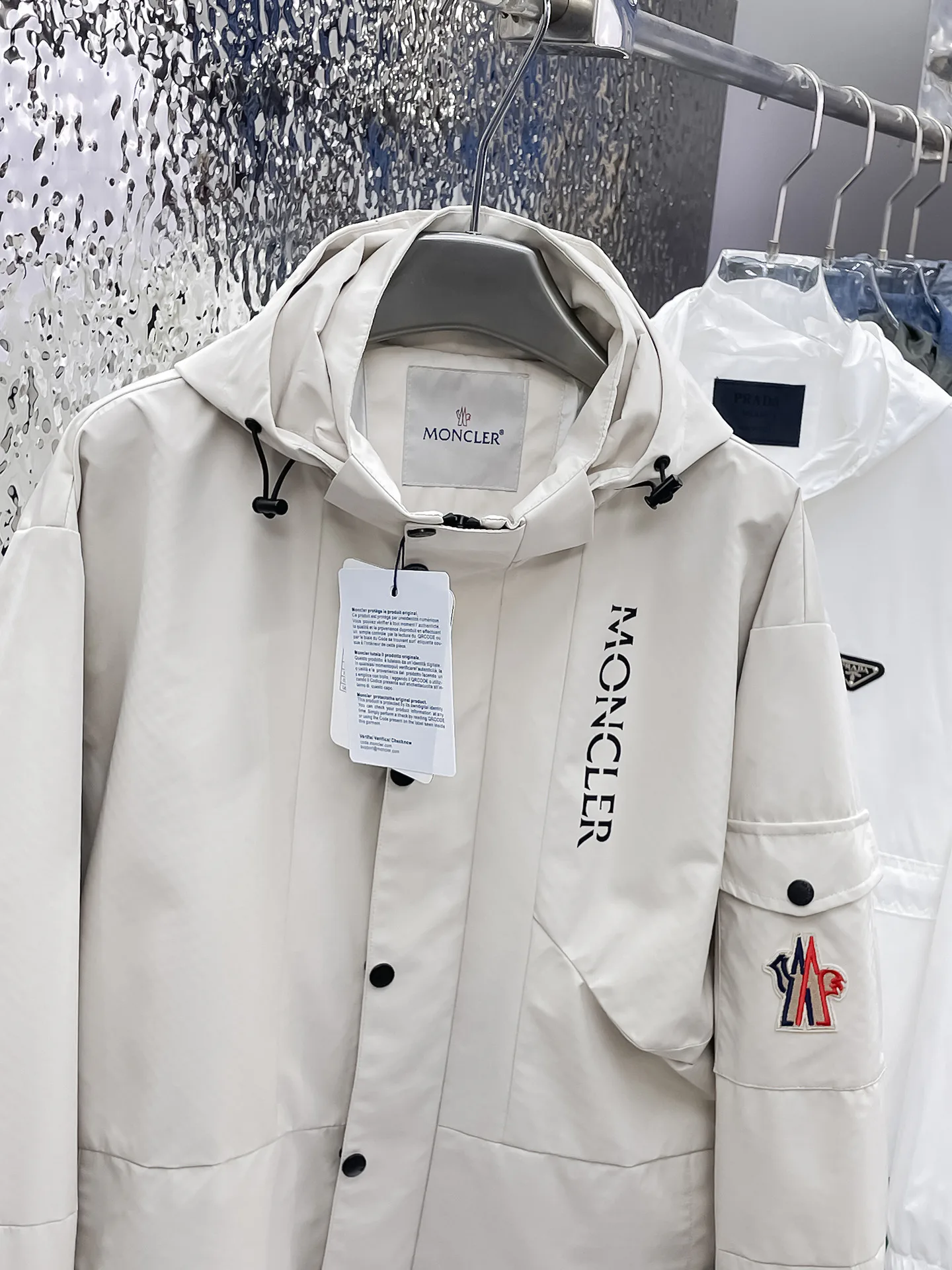 Куртки И Пуховики Мужские Moncler 9352361
