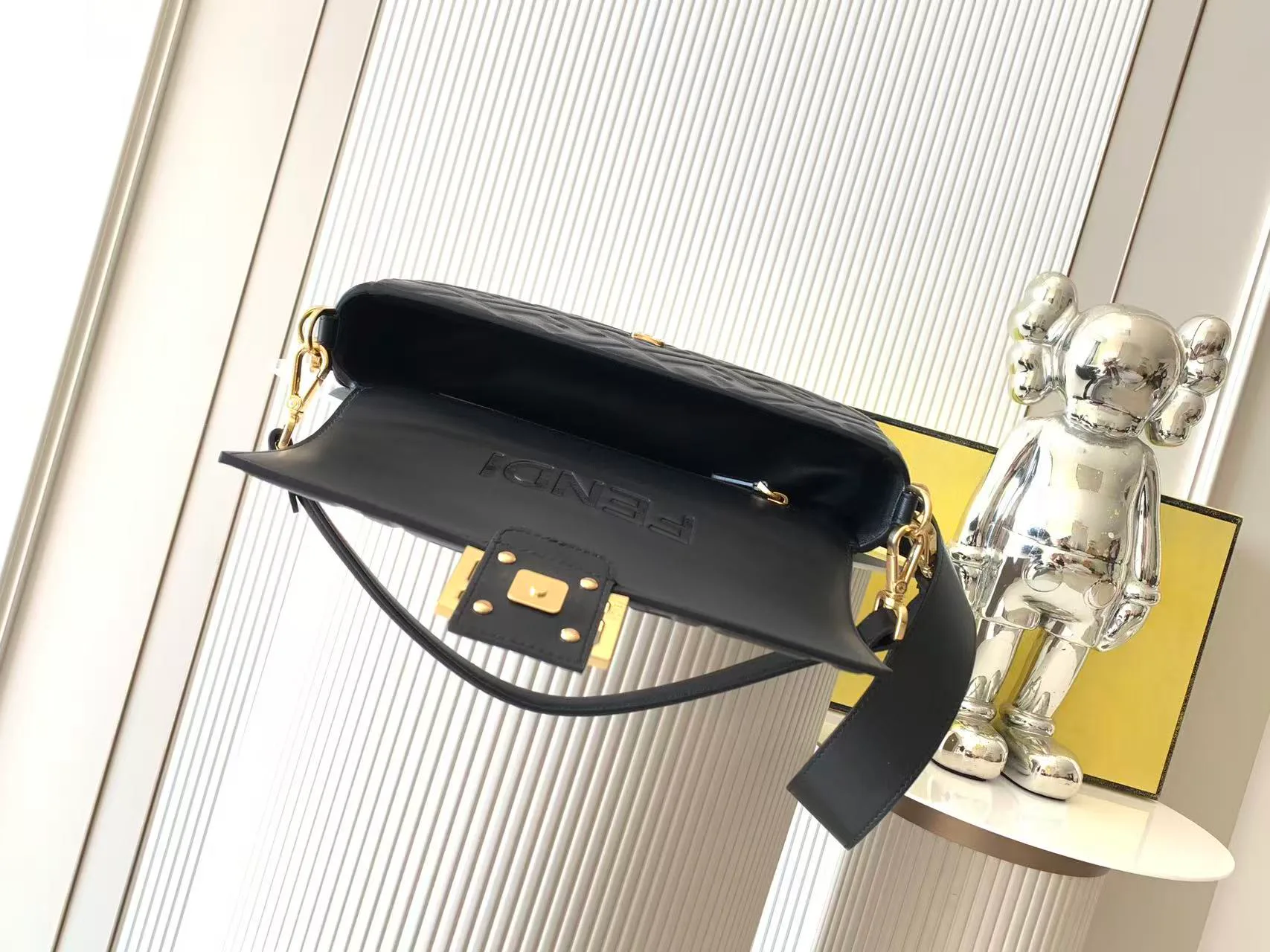 Классические Сумки Женские Fendi 13234575