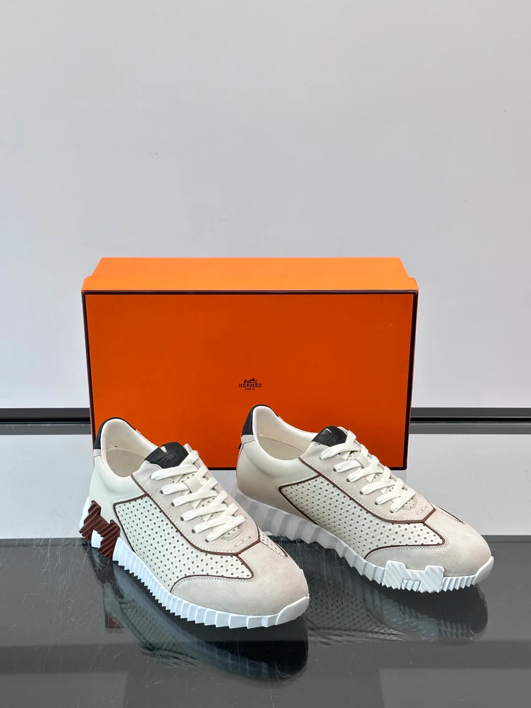 Кроссовки Женские Hermes 18118574