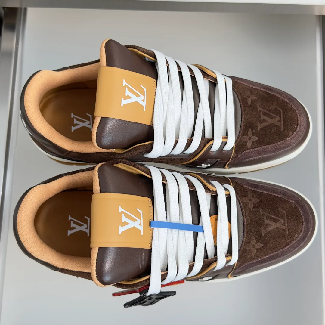 Кроссовки Женские Louis Vuitton 18595350
