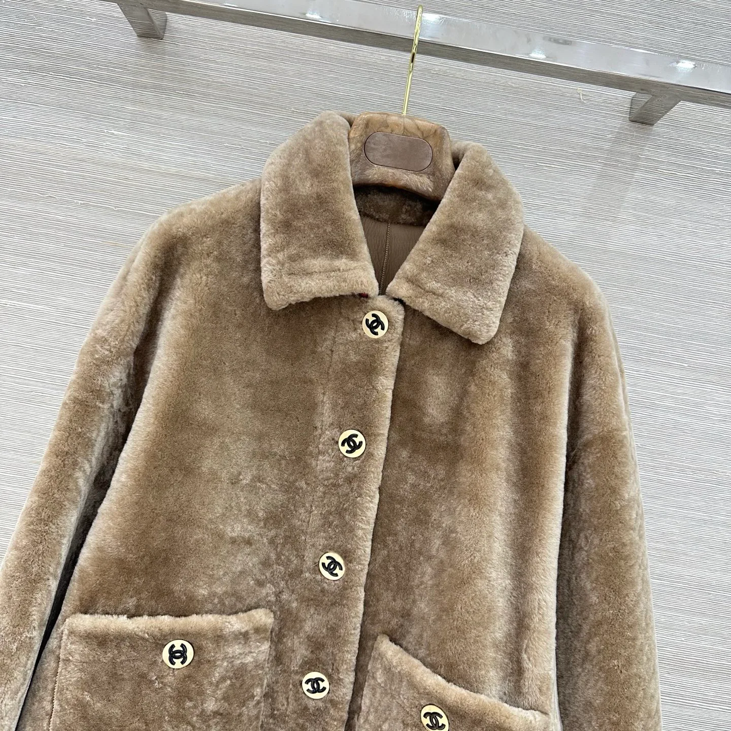 Кожаные Куртки И Дублёнки Женские Chanel 18230384