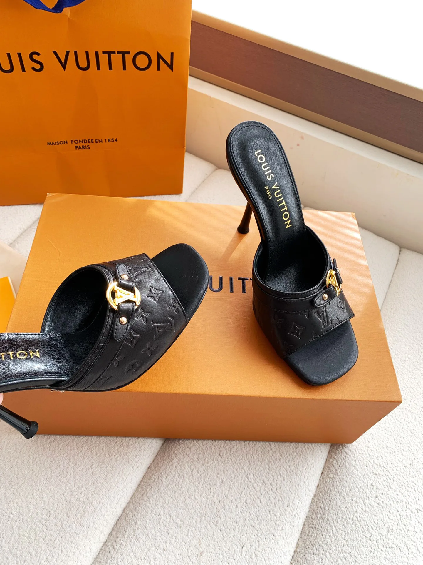 Босоножки Женские Louis Vuitton 10461971