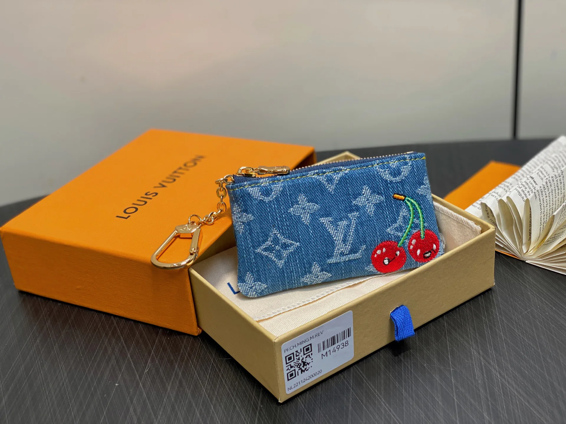 Ключницы Louis Vuitton 84027