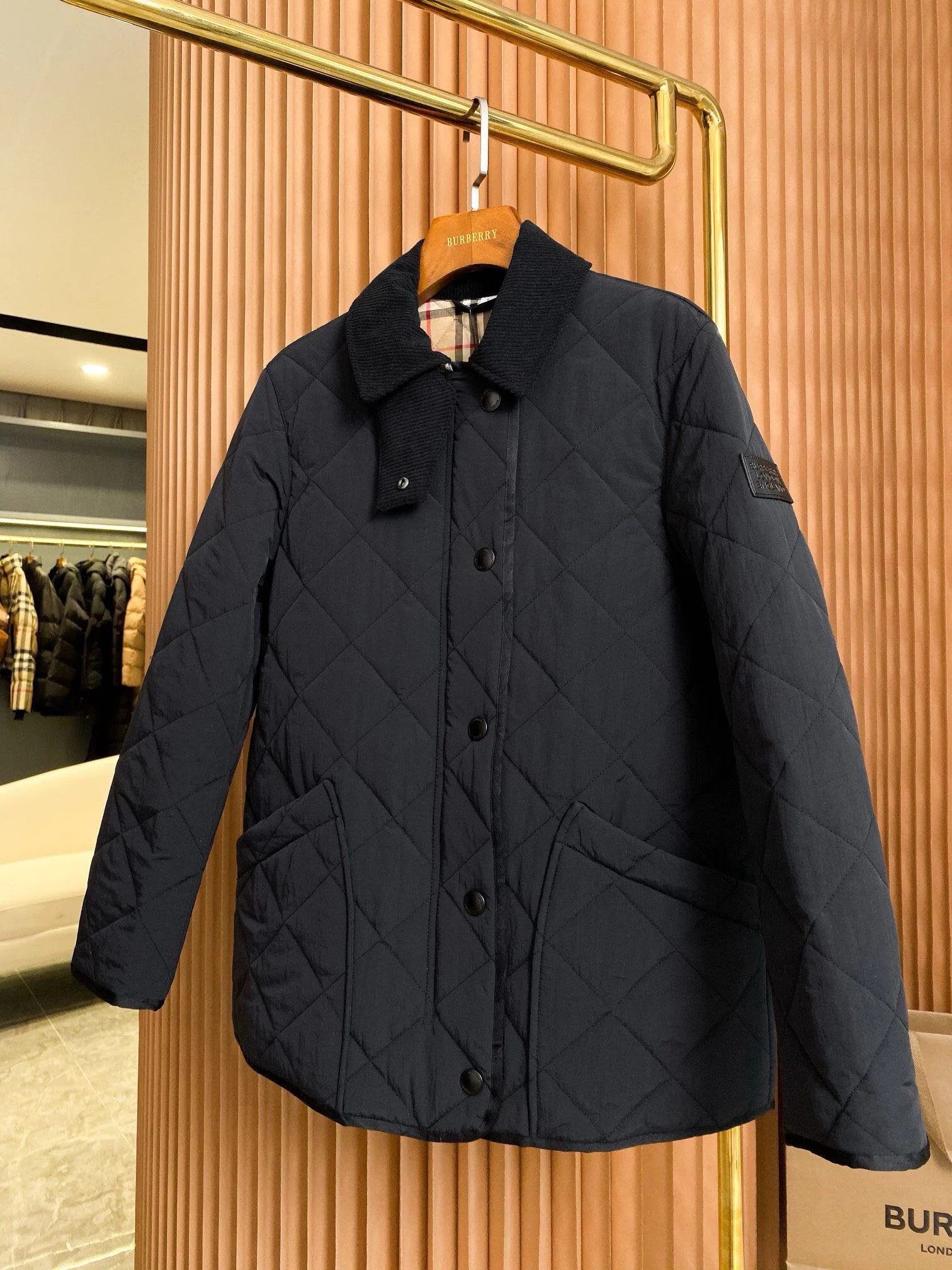 Куртки И Пуховики Женские Burberry 18903182
