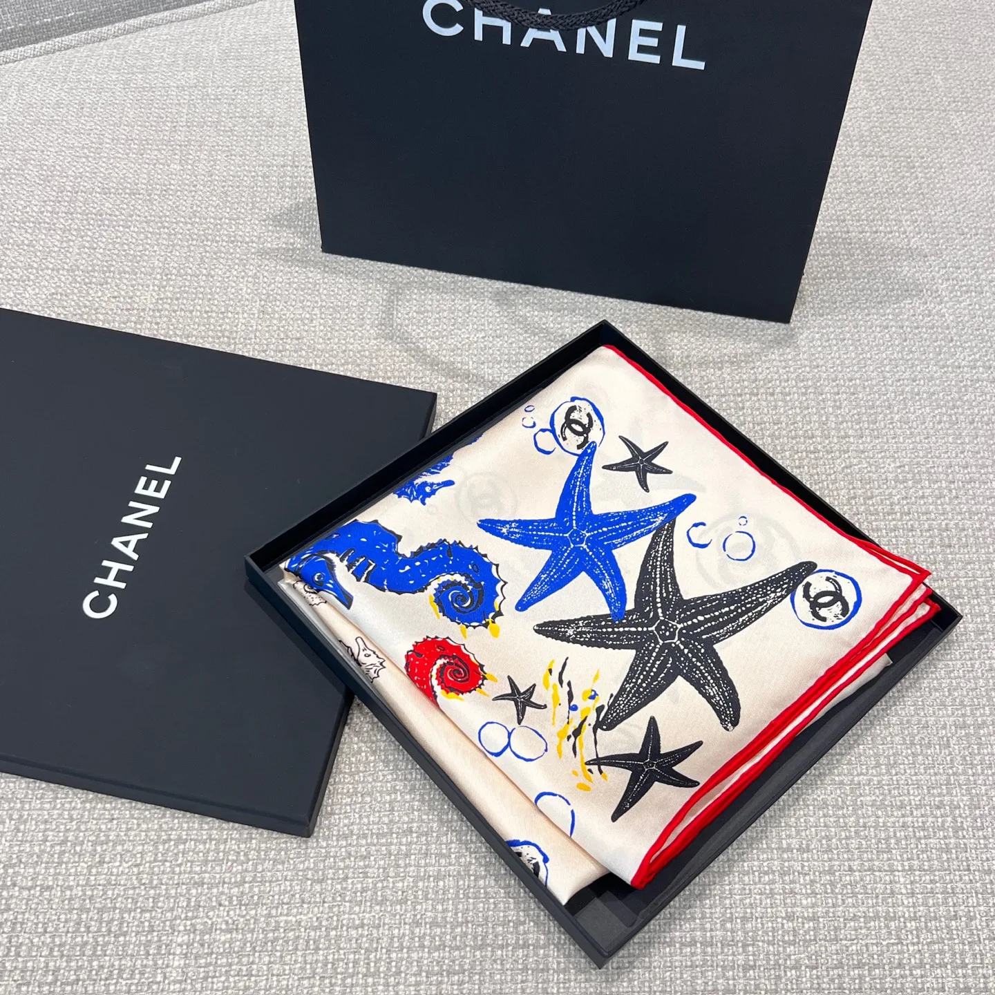 Платки Chanel 18525742