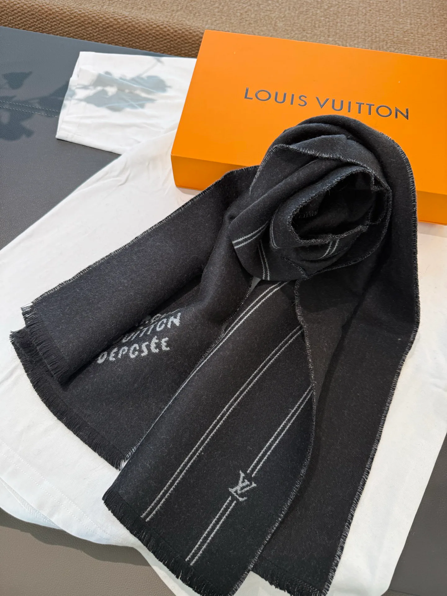 Шарфы Louis Vuitton 823997