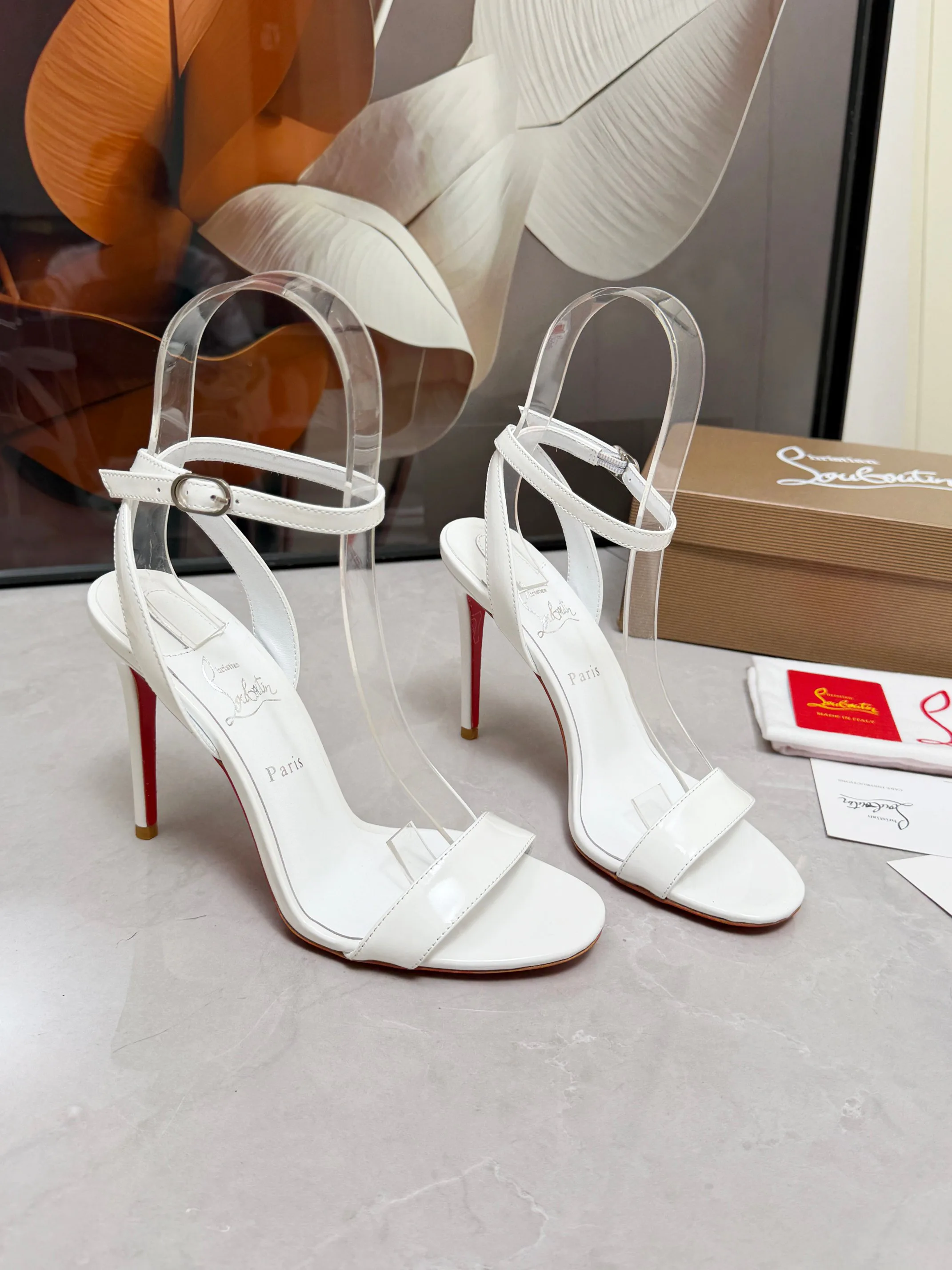 Босоножки Женские Christian Louboutin 18739801
