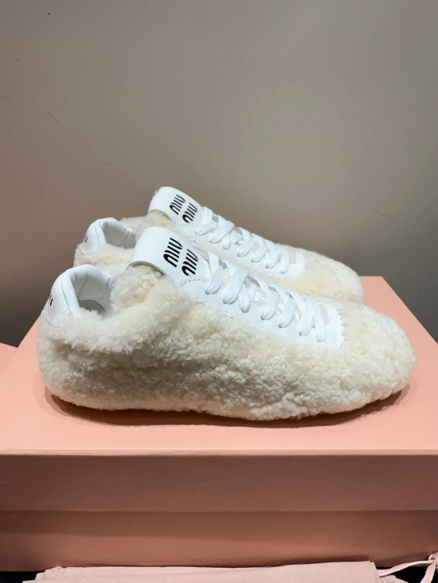 Кроссовки Женские Miu Miu 19301153
